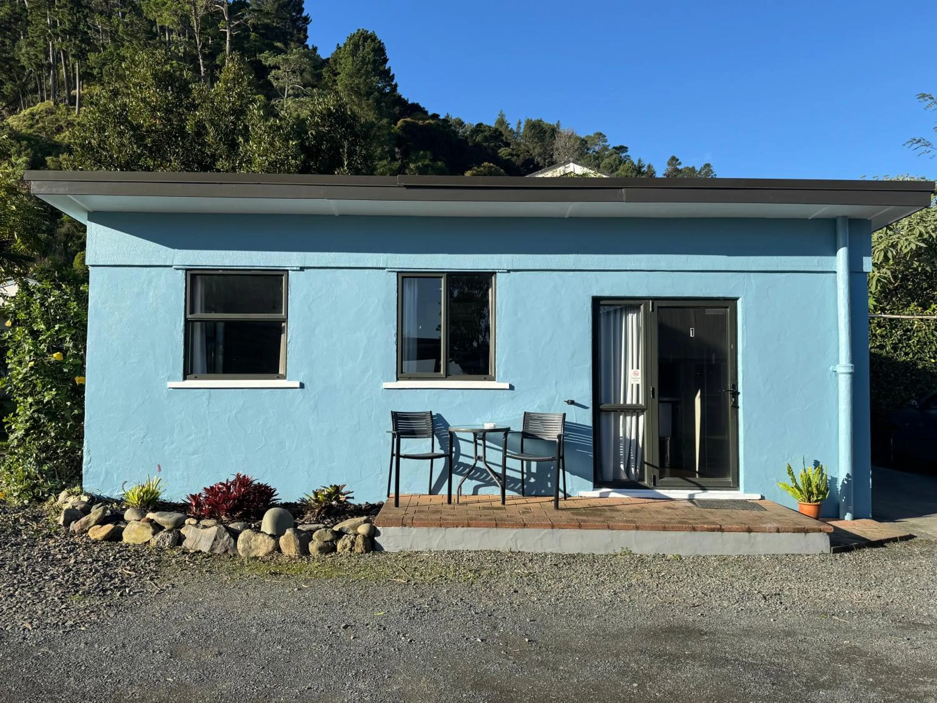 Property building in Comfort Inn Sunset