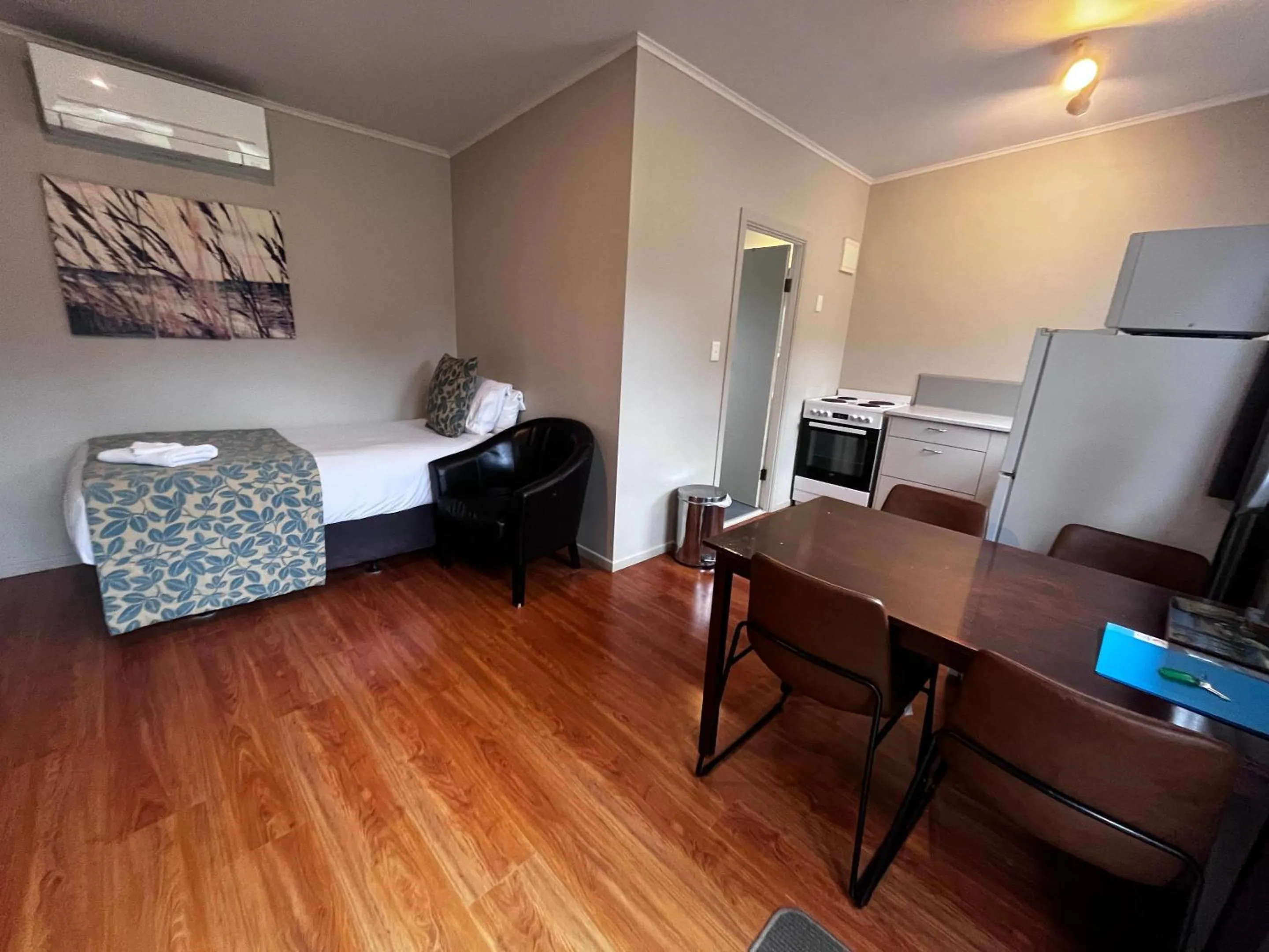 Kitchen or kitchenette in Comfort Inn Sunset