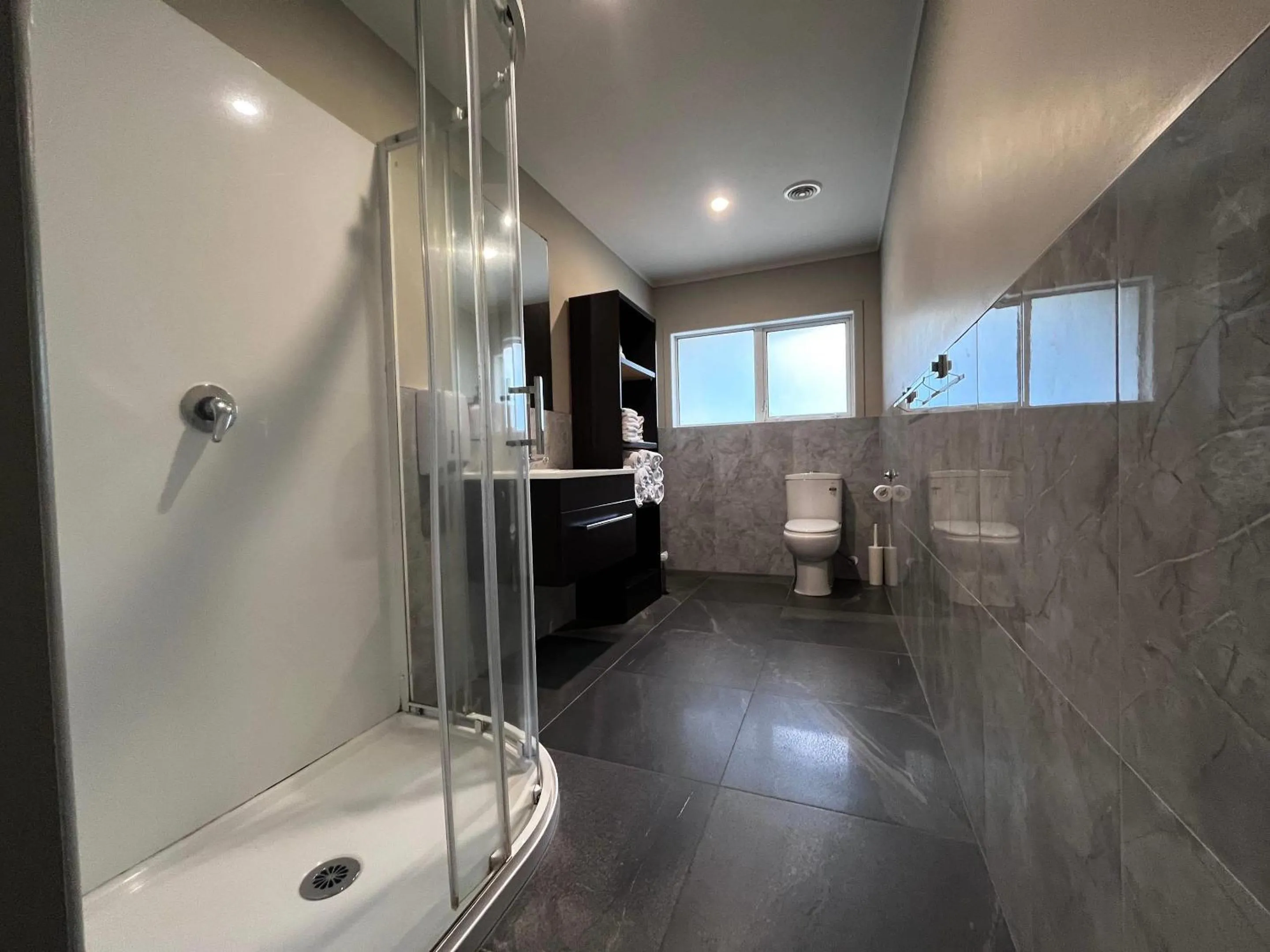 Bedroom in Comfort Inn Sunset