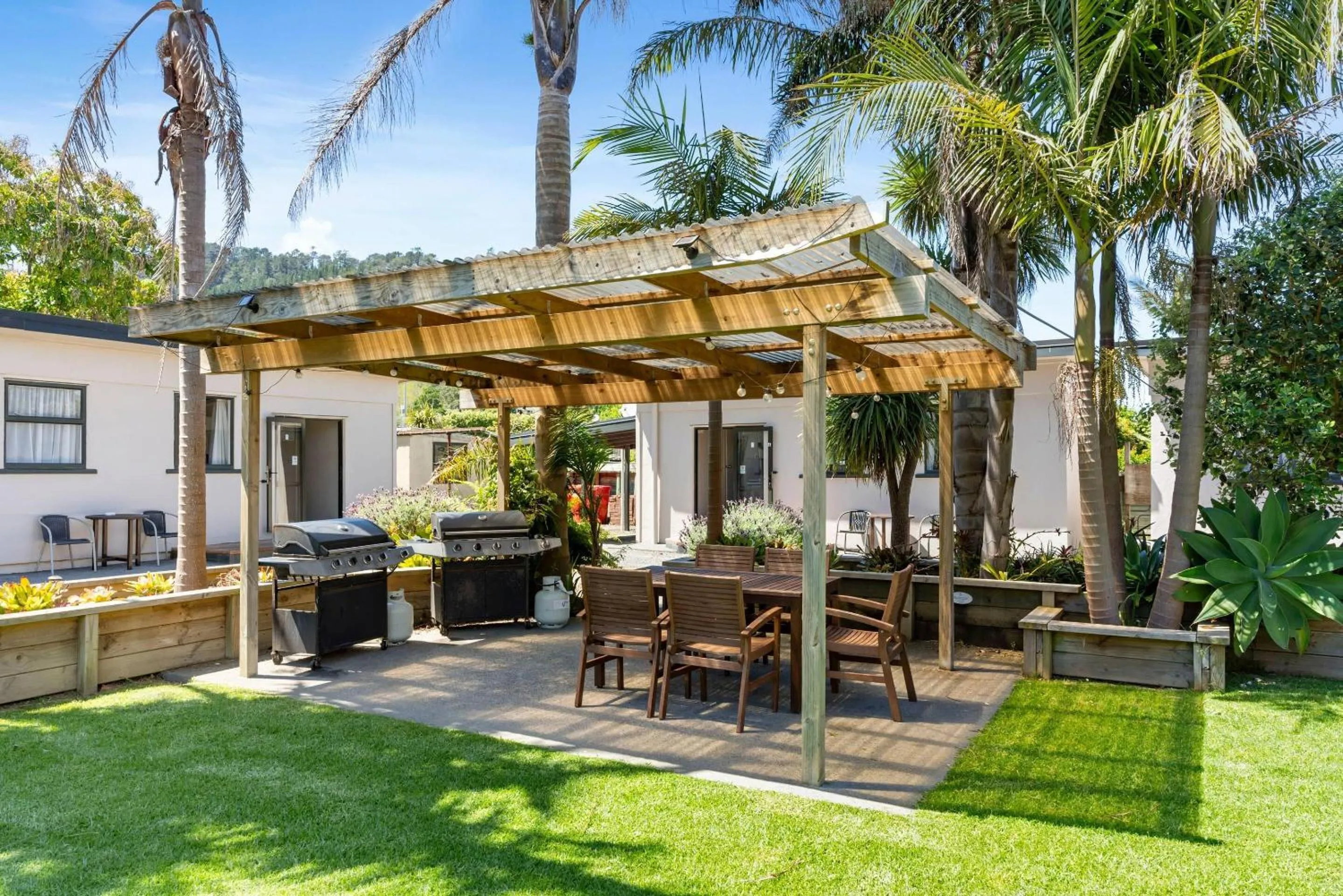 Property building in Comfort Inn Sunset