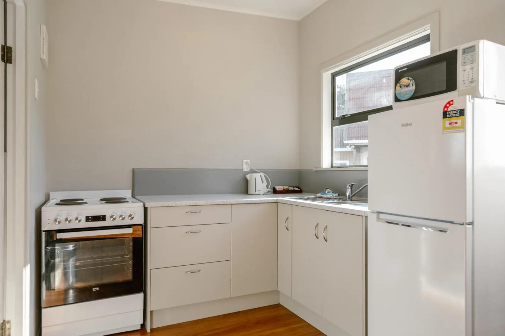 Kitchen or kitchenette in Comfort Inn Sunset