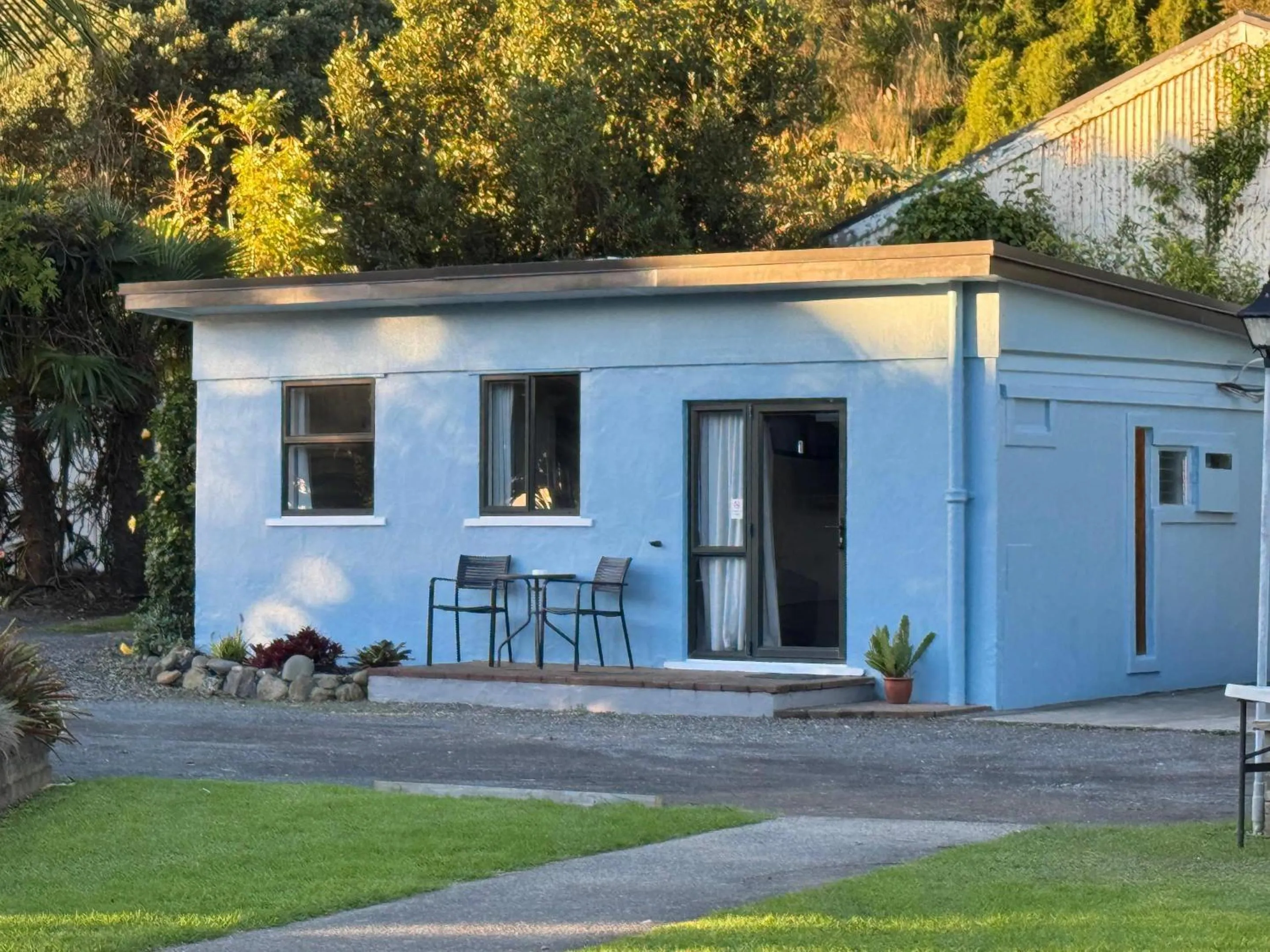 Property building in Comfort Inn Sunset