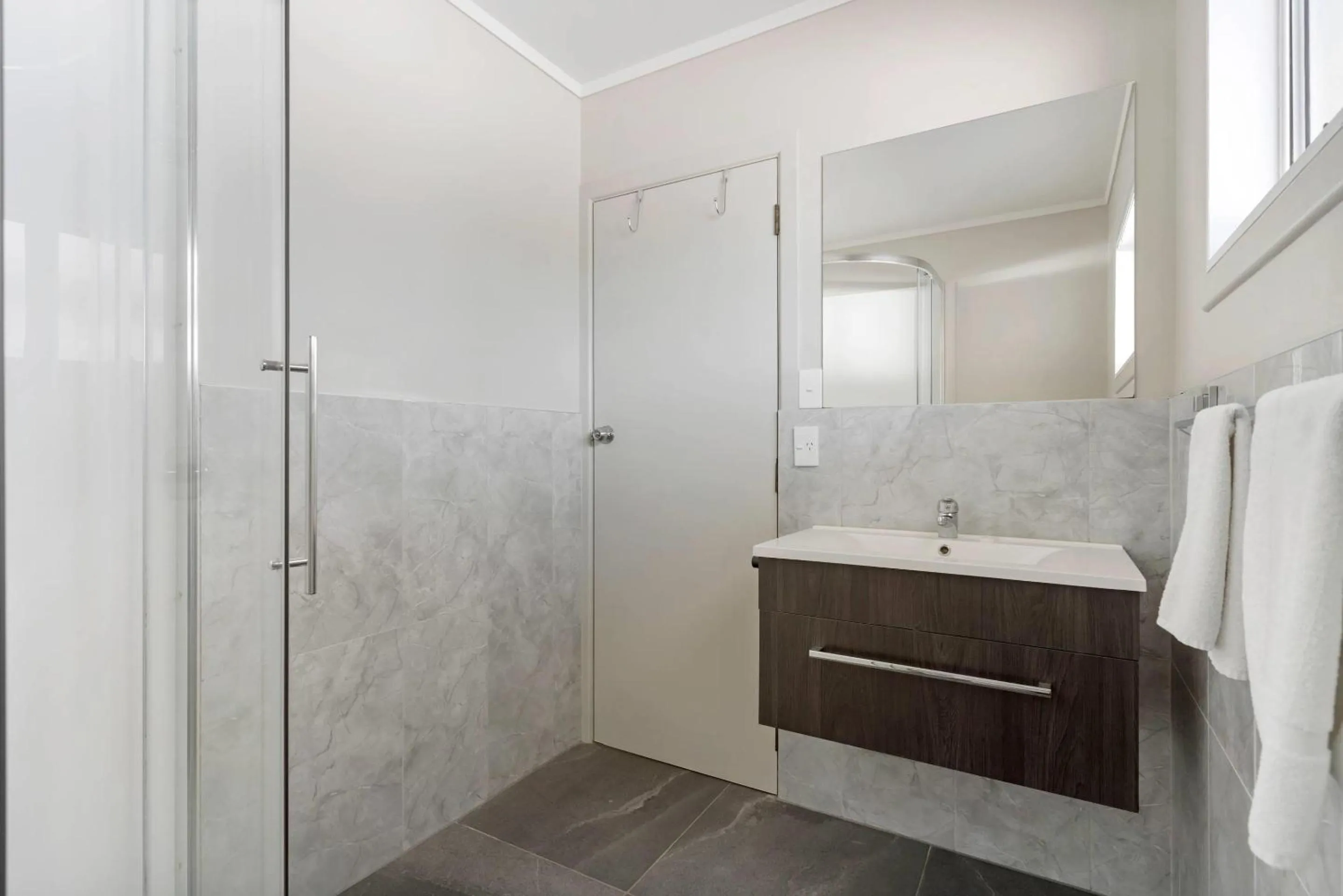 Bedroom in Comfort Inn Sunset