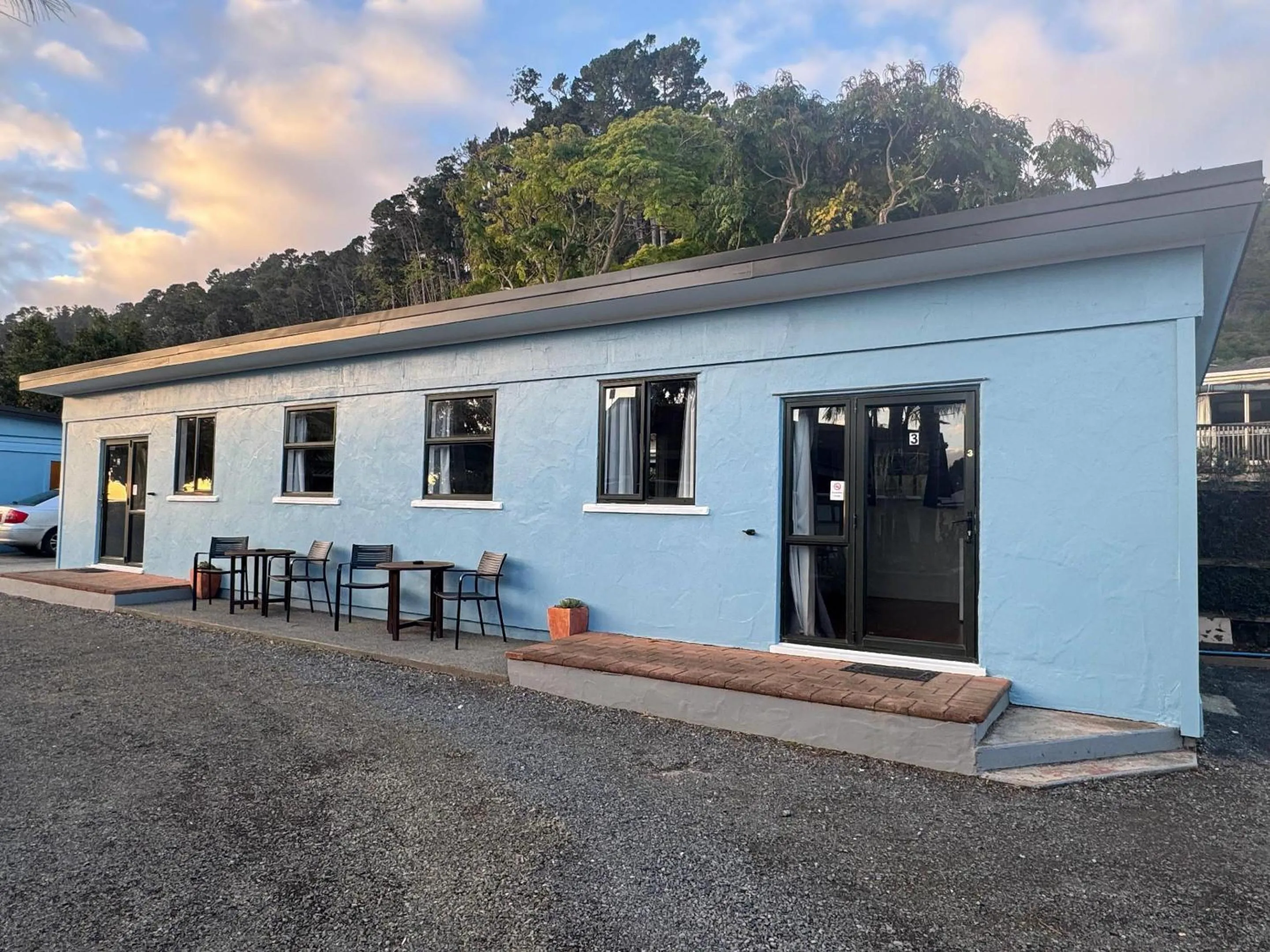 Property building in Comfort Inn Sunset