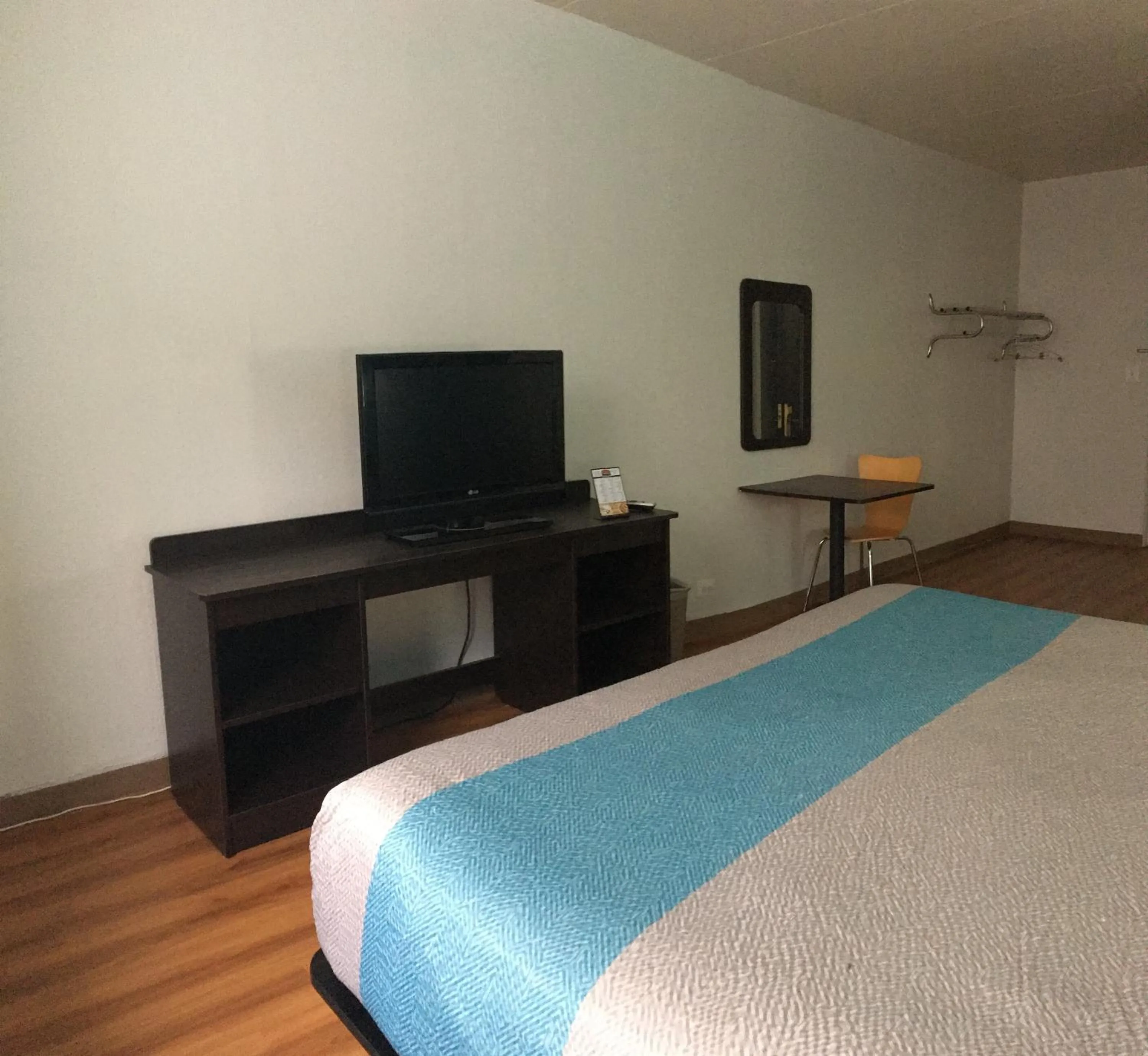 TV and multimedia, TV/Entertainment Center in FairBridge Inn Express Melrose Park