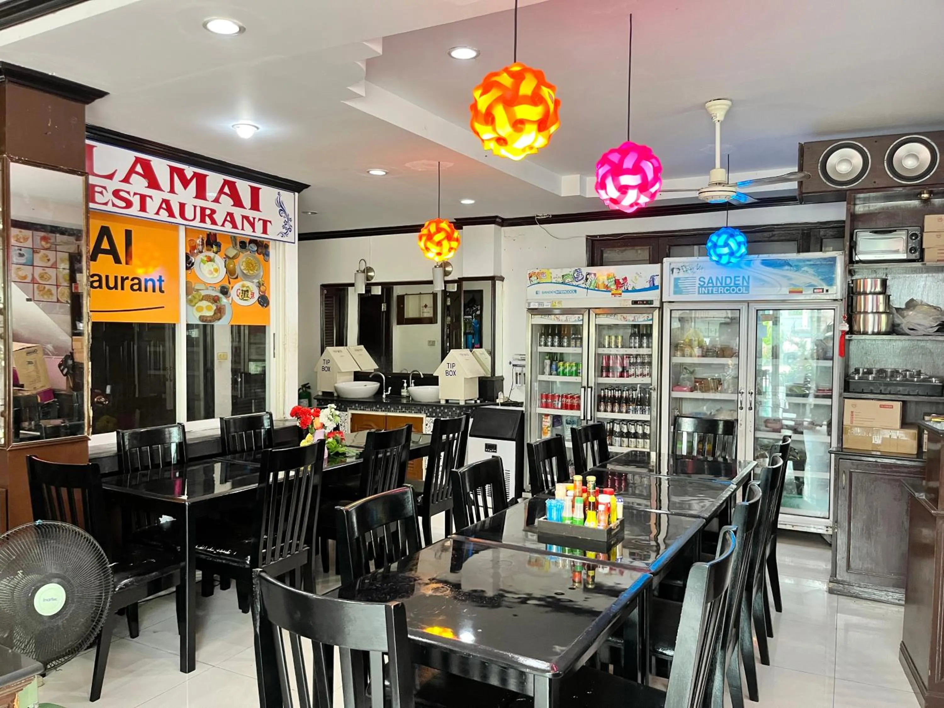 Restaurant/places to eat in Lamai Apartment