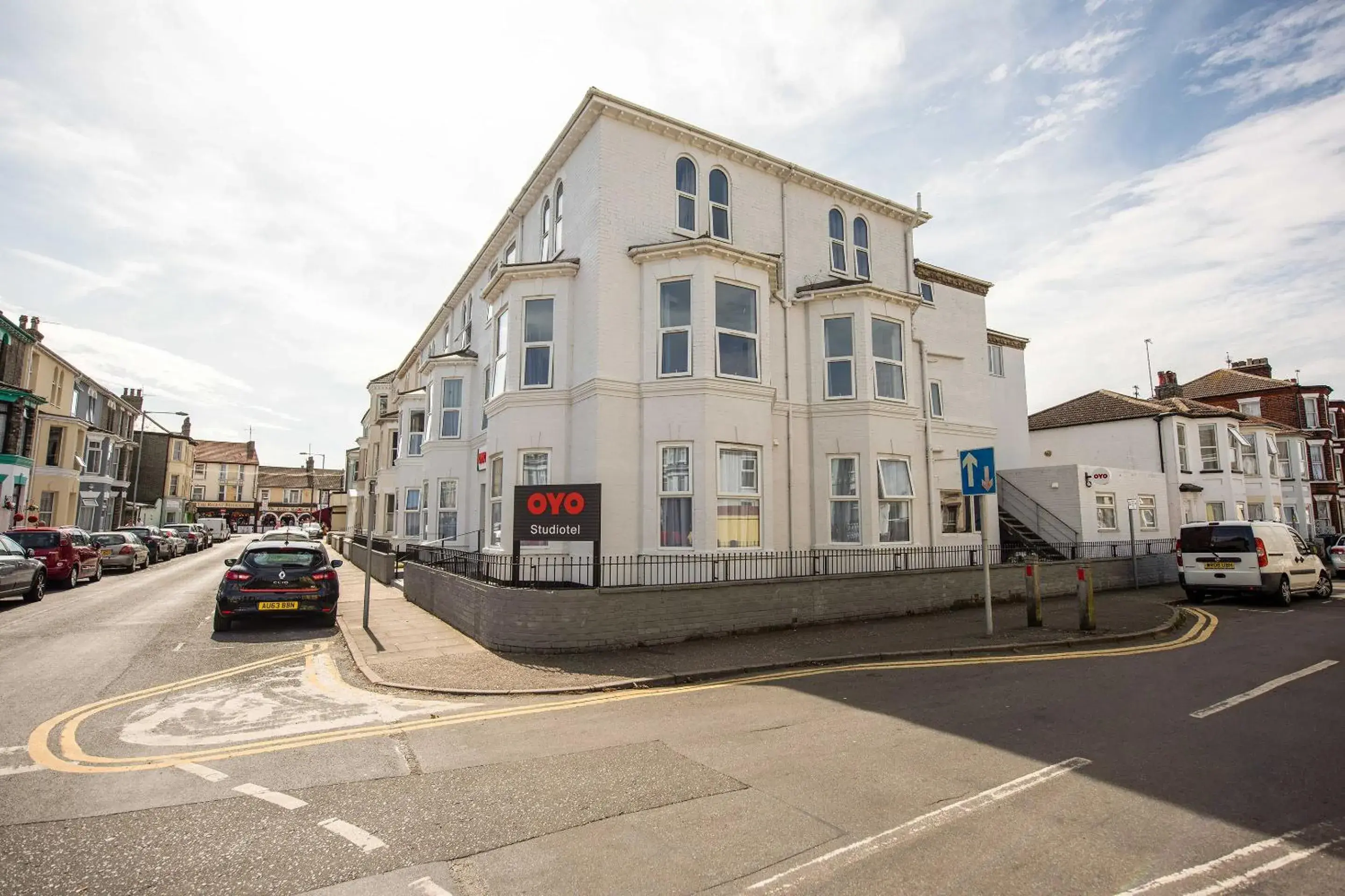 Facade/entrance in OYO Studiotel Great Yarmouth - Modern Hotel Apartments Facade/entrance in OYO Studiotel Great Yarmouth - Modern Hotel Apartments