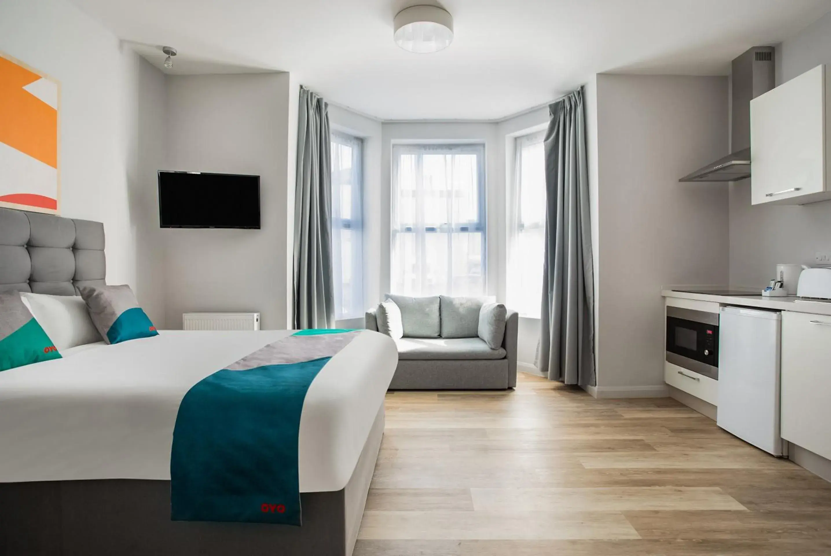 Bedroom, Bed in OYO Studiotel Great Yarmouth - Modern Hotel Apartments Bedroom, Bed in OYO Studiotel Great Yarmouth - Modern Hotel Apartments