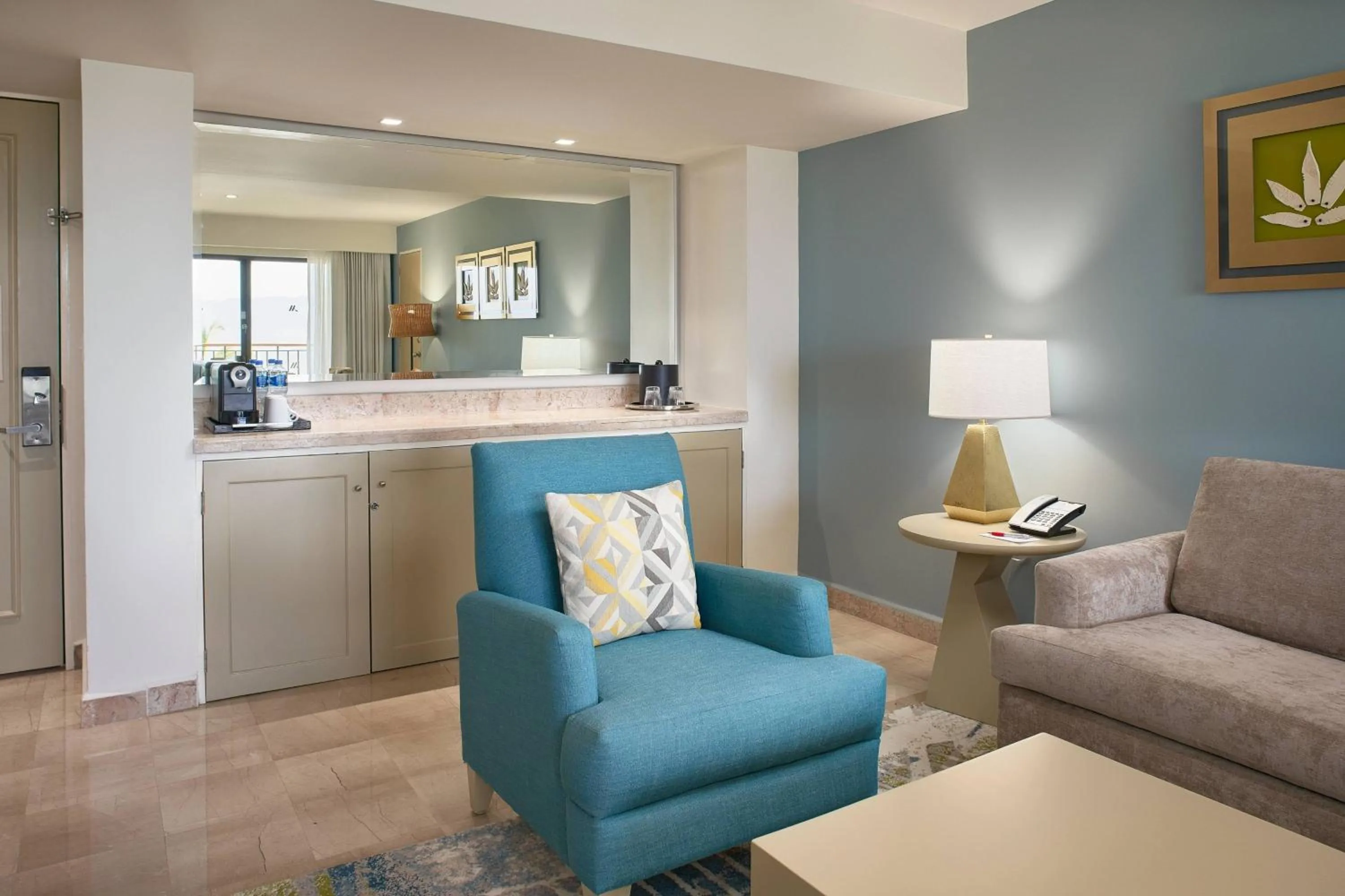 Living room in Marriott Puerto Vallarta Resort & Spa