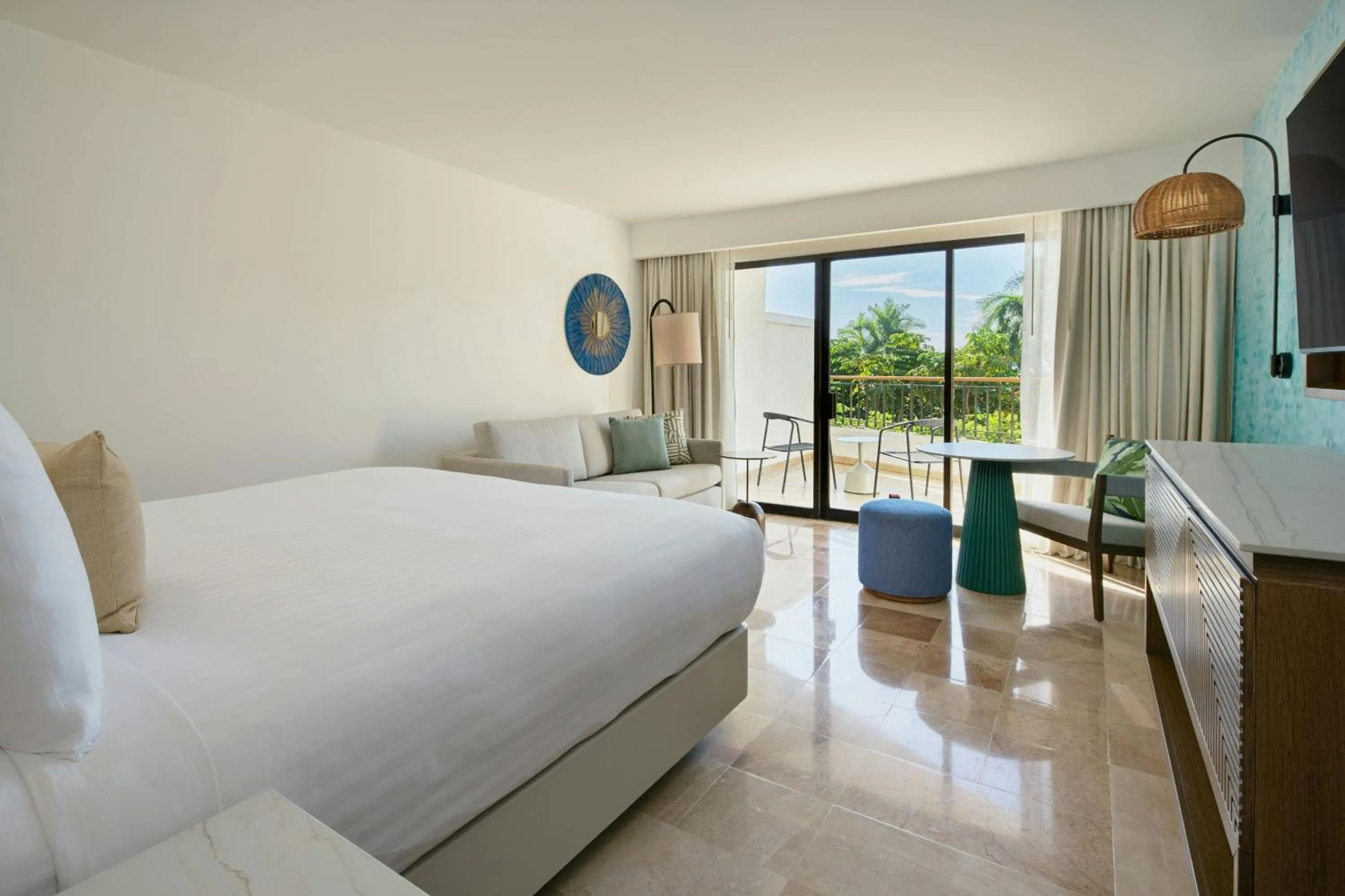 Photo of the whole room, Bed in Marriott Puerto Vallarta Resort & Spa
