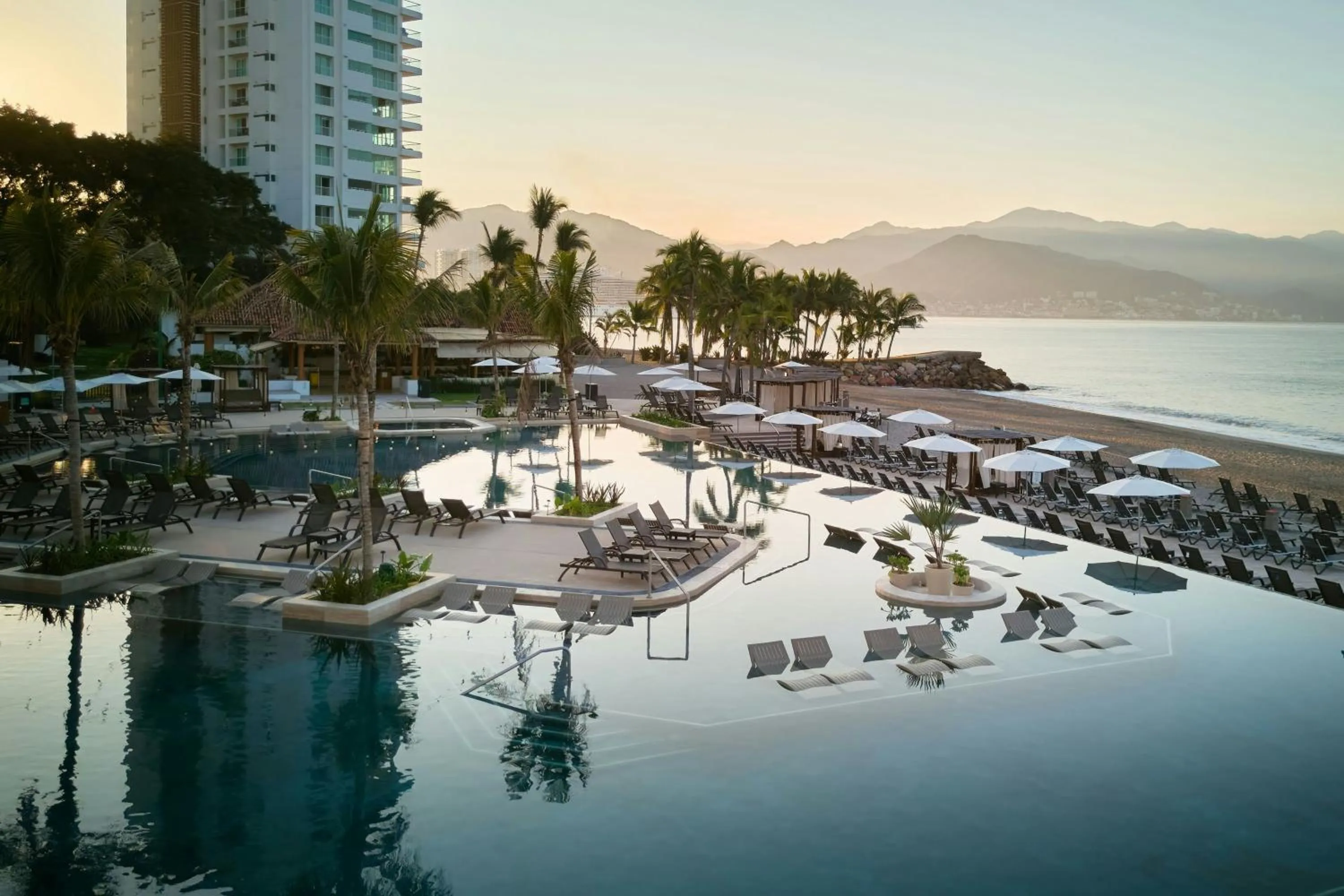 Swimming pool in Marriott Puerto Vallarta Resort & Spa
