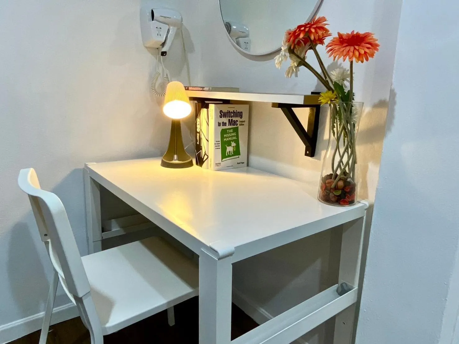 hair dresser in Click Hostel