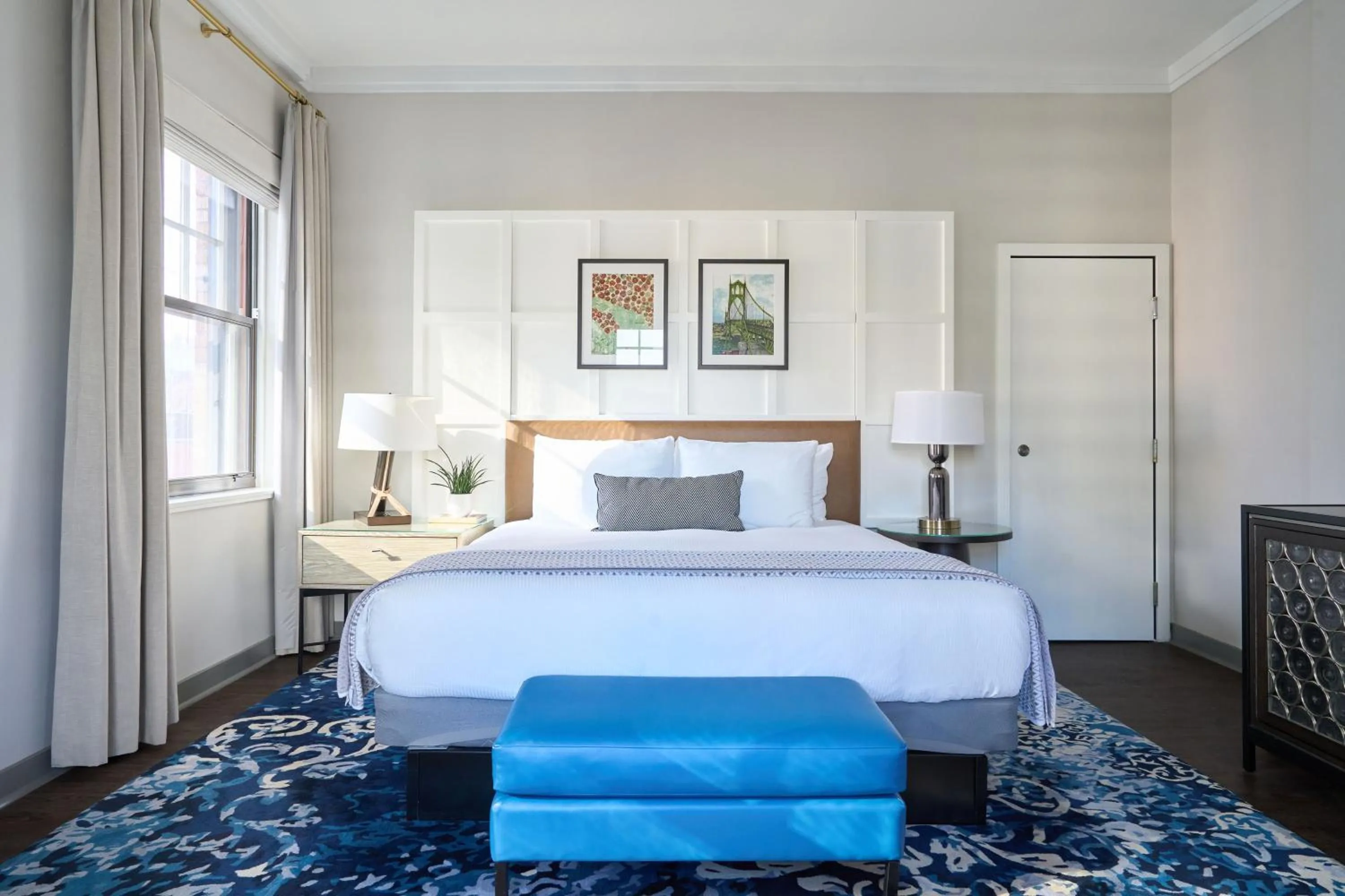 Bed in Heathman Hotel