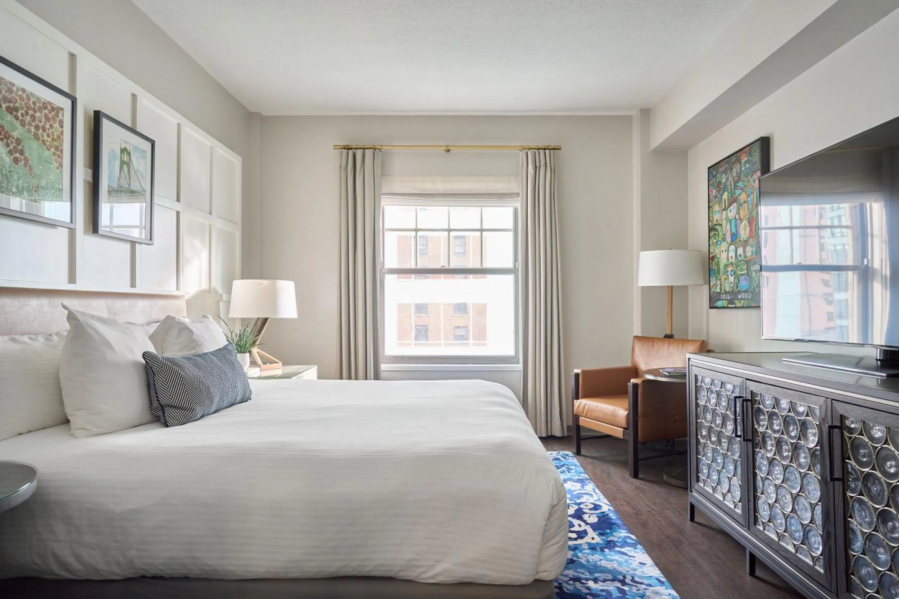 Bed in Heathman Hotel