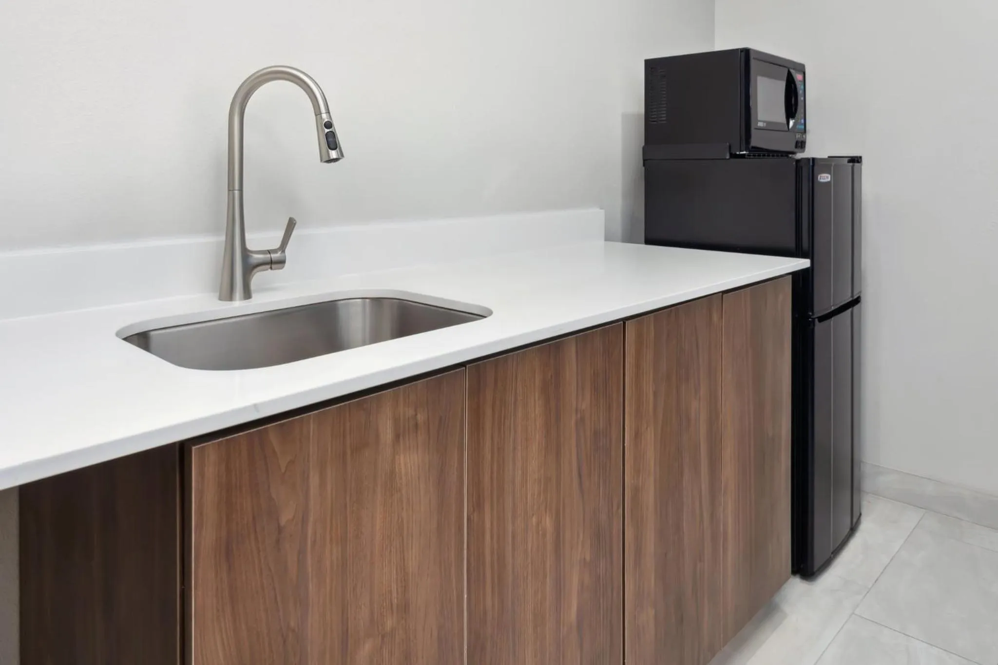 Photo of the whole room in Holiday Inn Express Pekin - Peoria Area by IHG