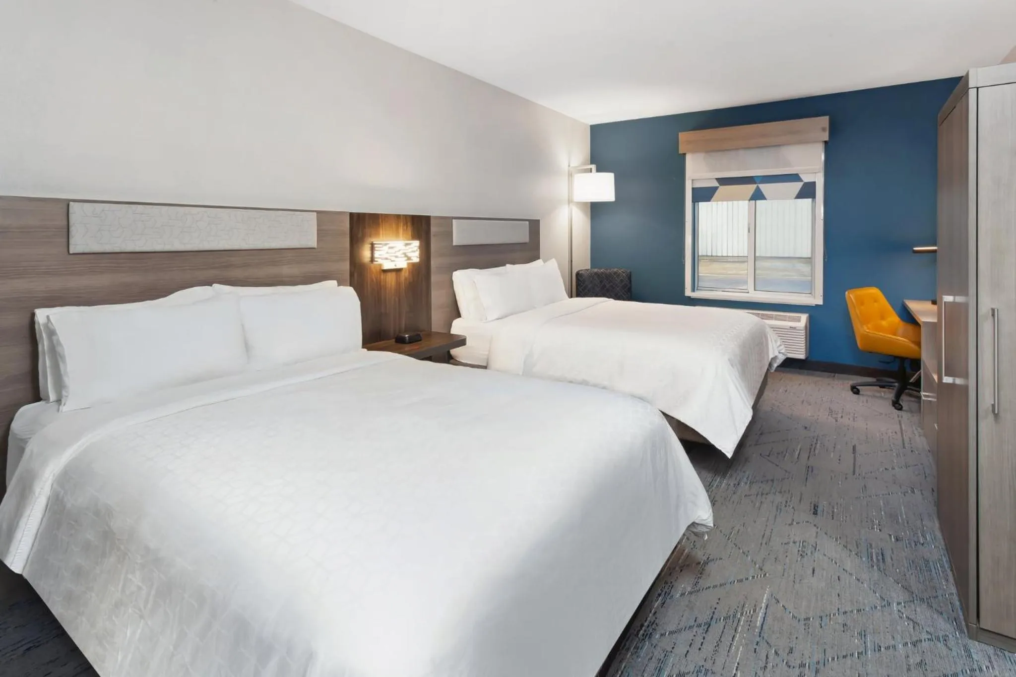 Photo of the whole room, Bed in Holiday Inn Express Pekin - Peoria Area by IHG