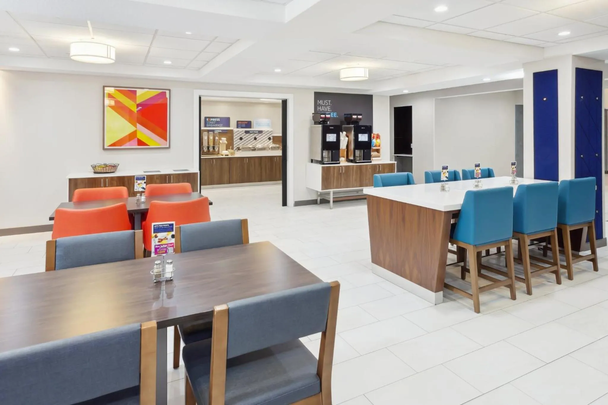 Breakfast in Holiday Inn Express Pekin - Peoria Area by IHG