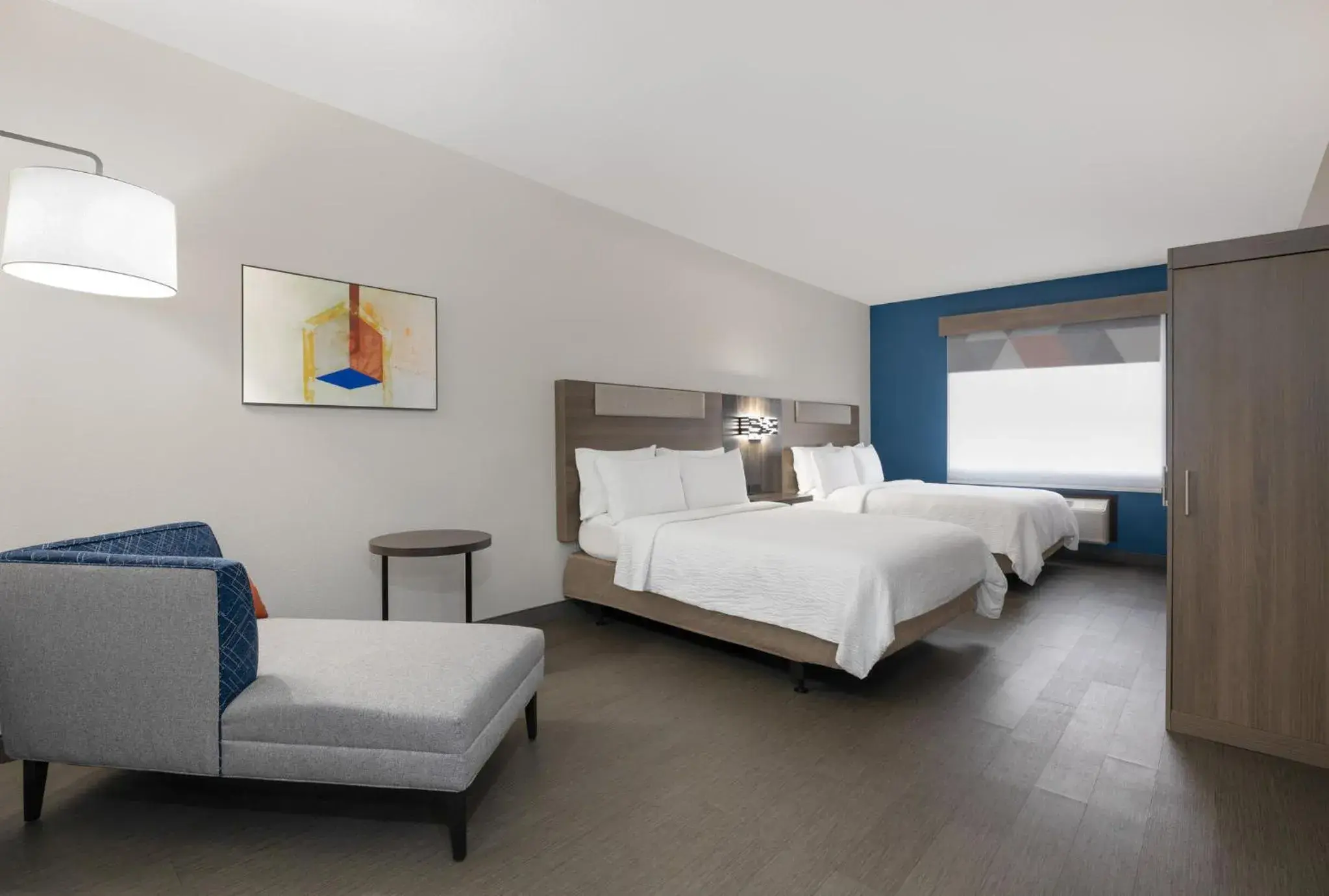 Photo of the whole room, Bed in Holiday Inn Express & Suites Acworth - Kennesaw Northwest by IHG Photo of the whole room, Bed in Holiday Inn Express & Suites Acworth - Kennesaw Northwest by IHG