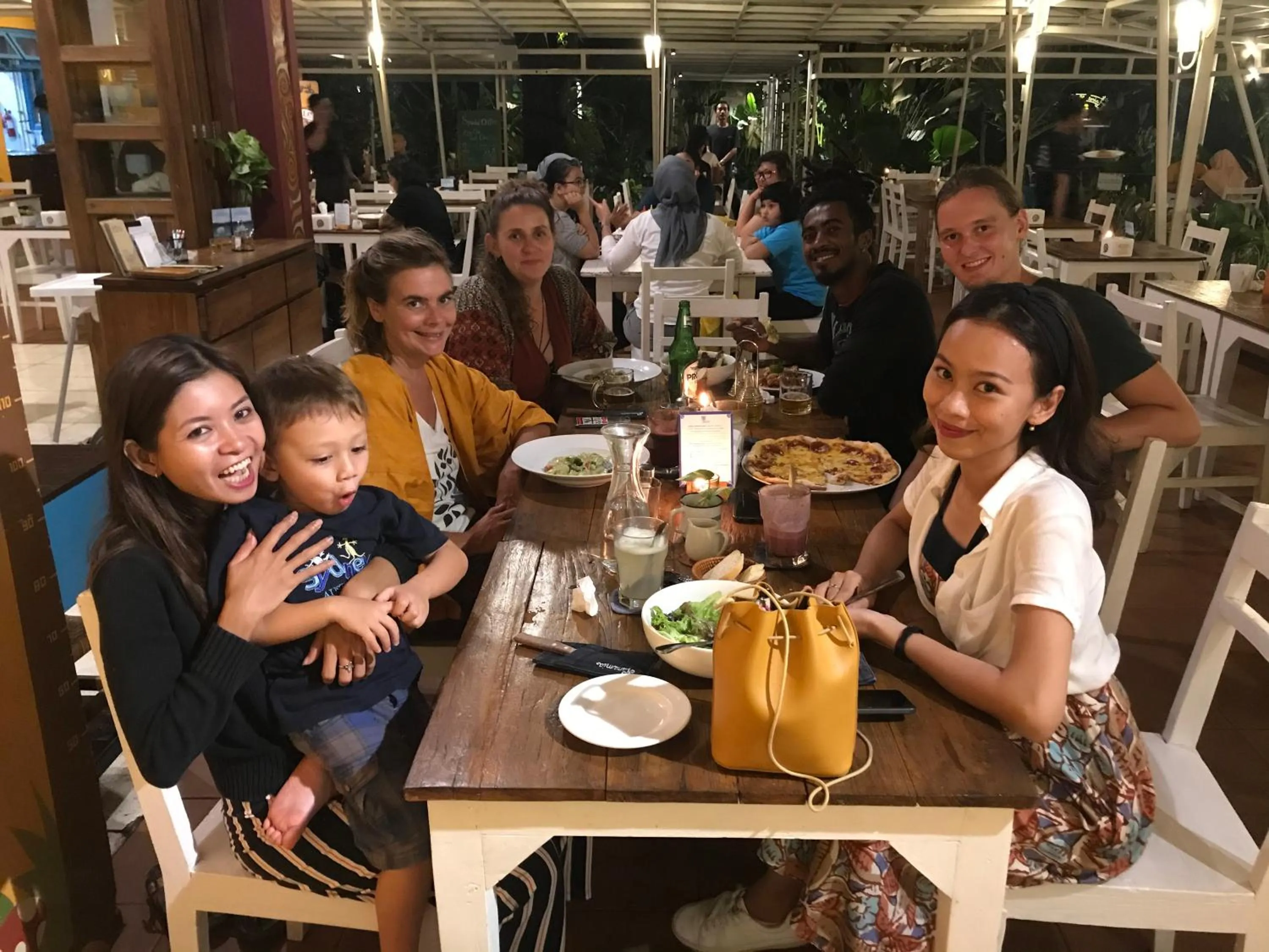 Restaurant/places to eat in Arjuna Garden Homestay