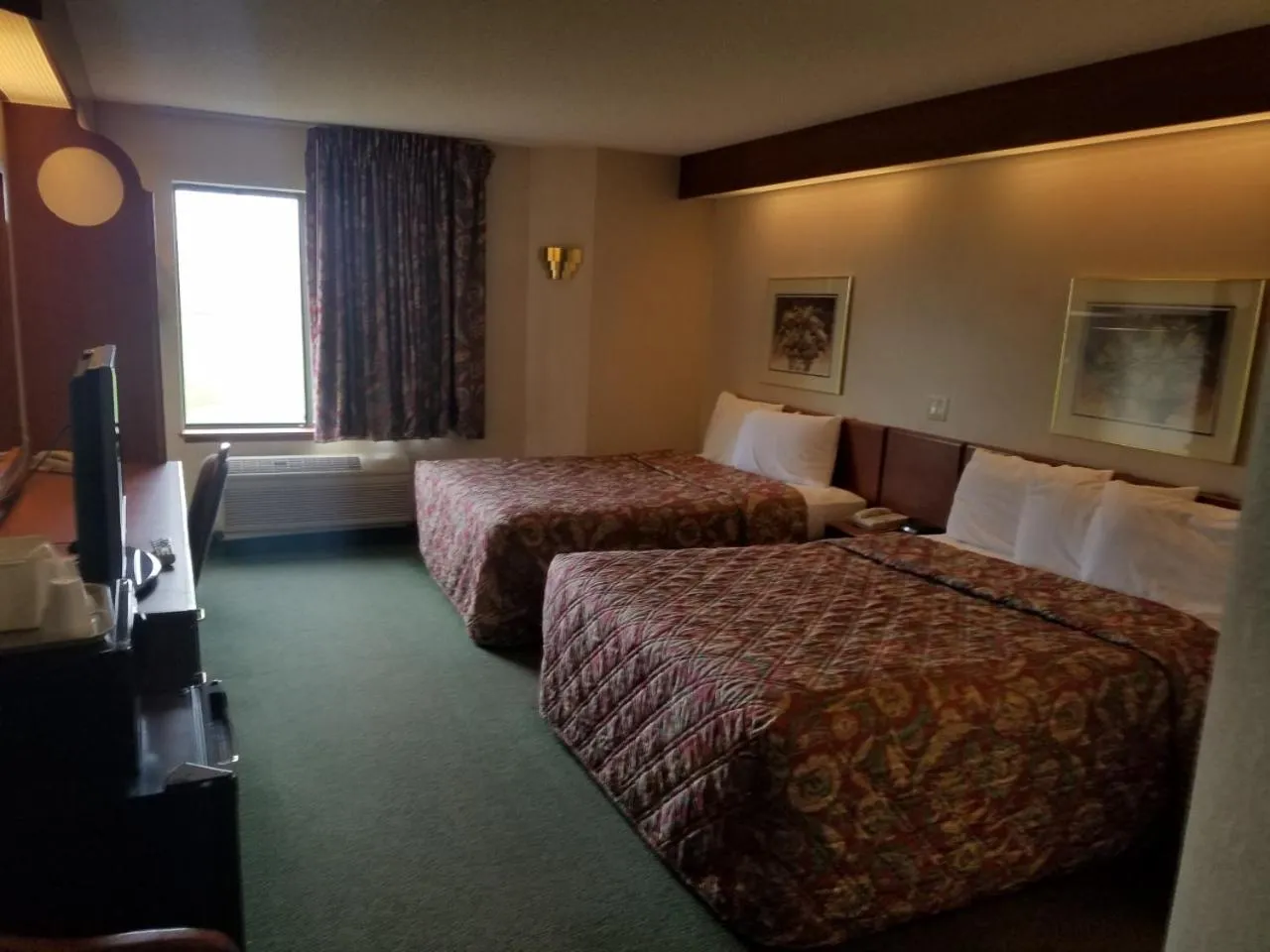Syracuse Inn and Suites
