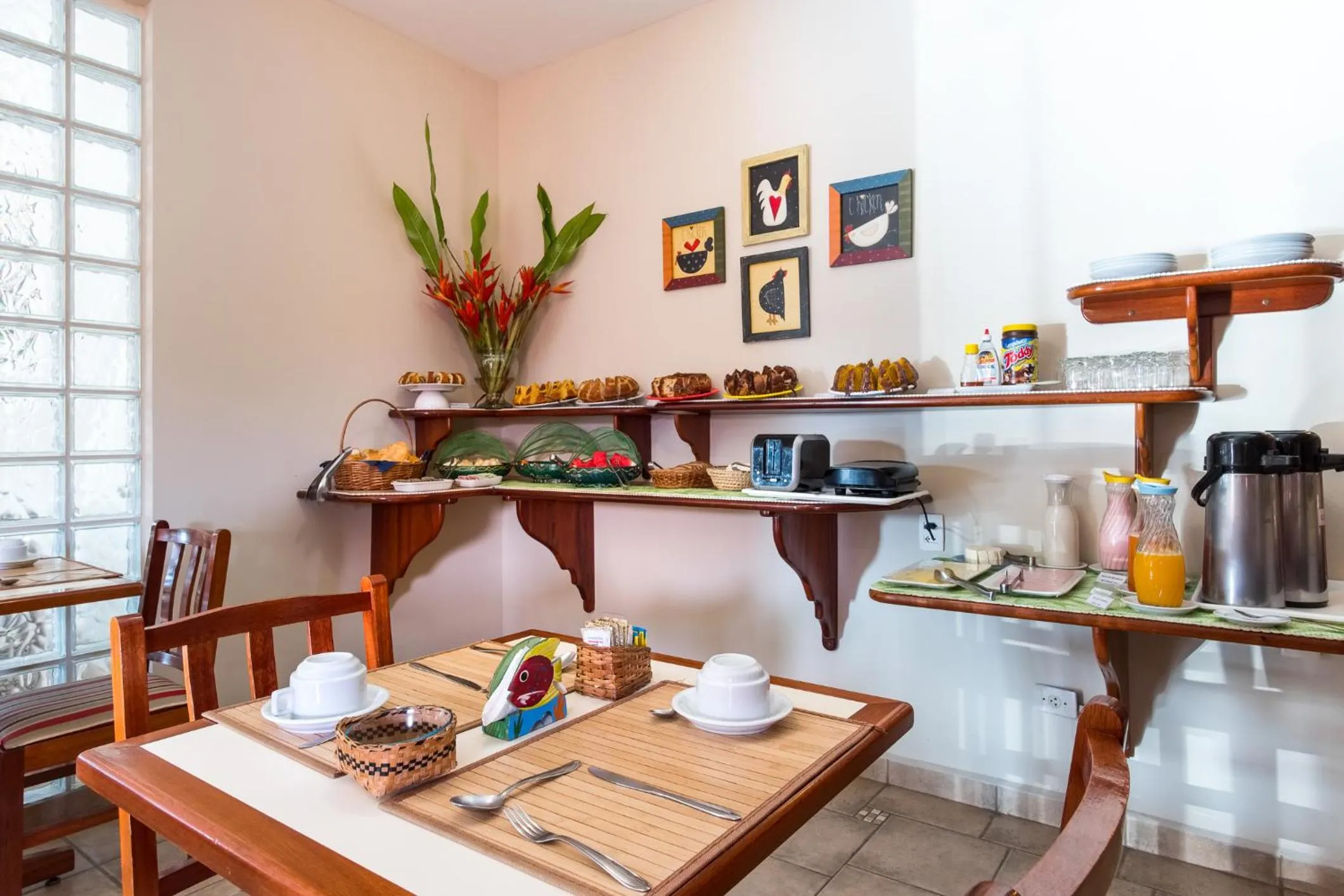 Buffet breakfast in Pousada Mar Azul