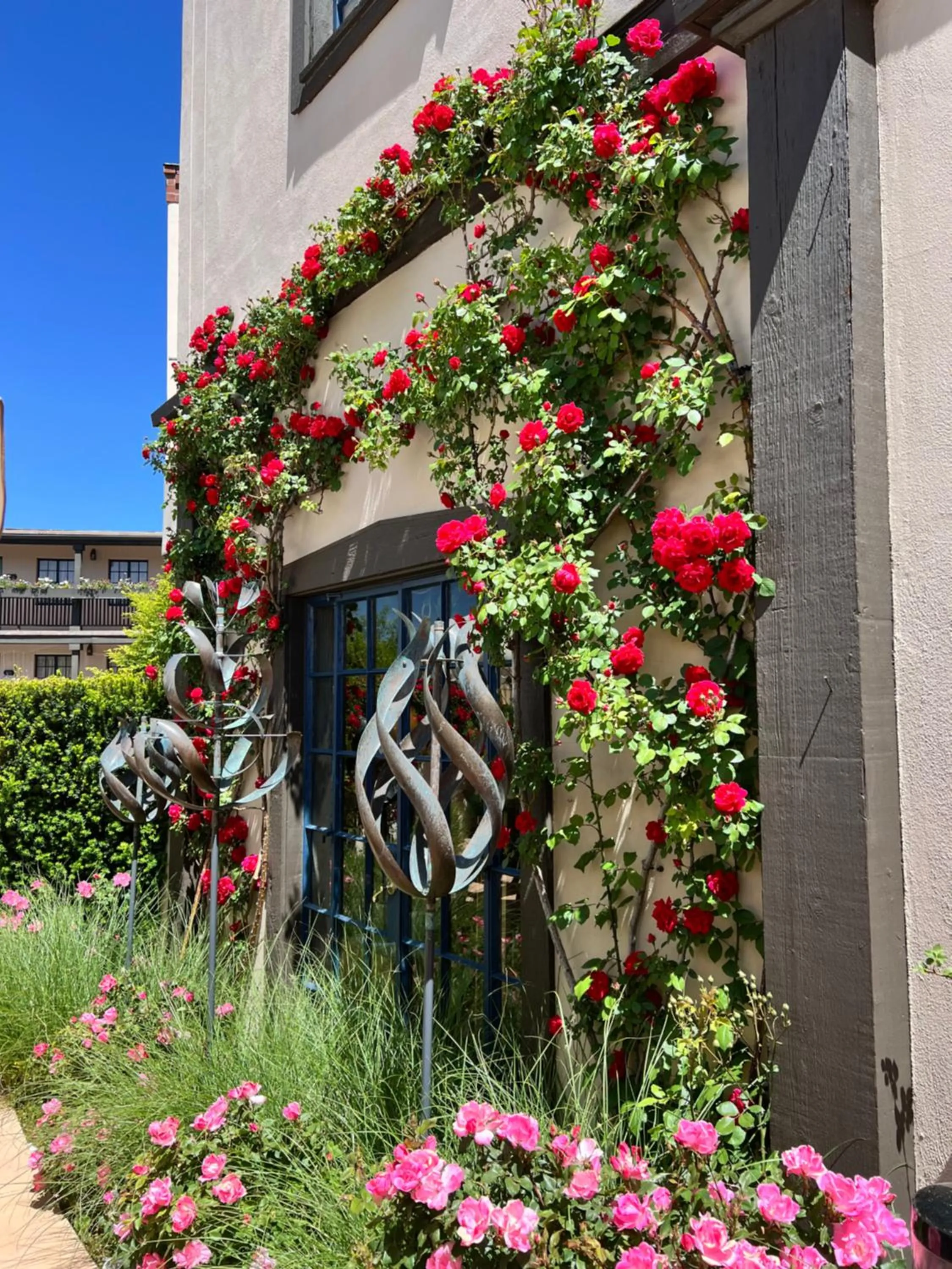 Property building in Inn of the Governors