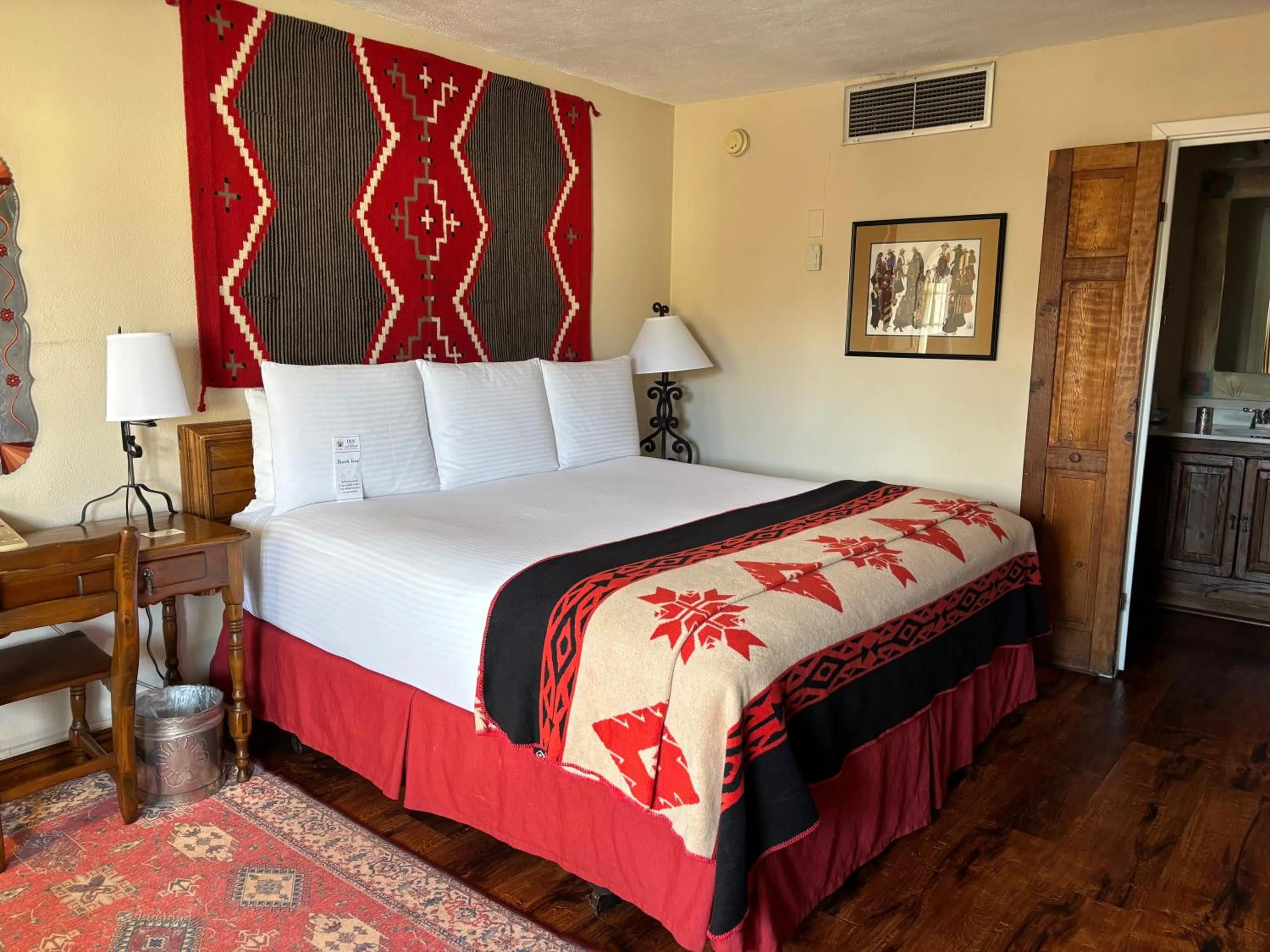 Bed in Inn of the Governors