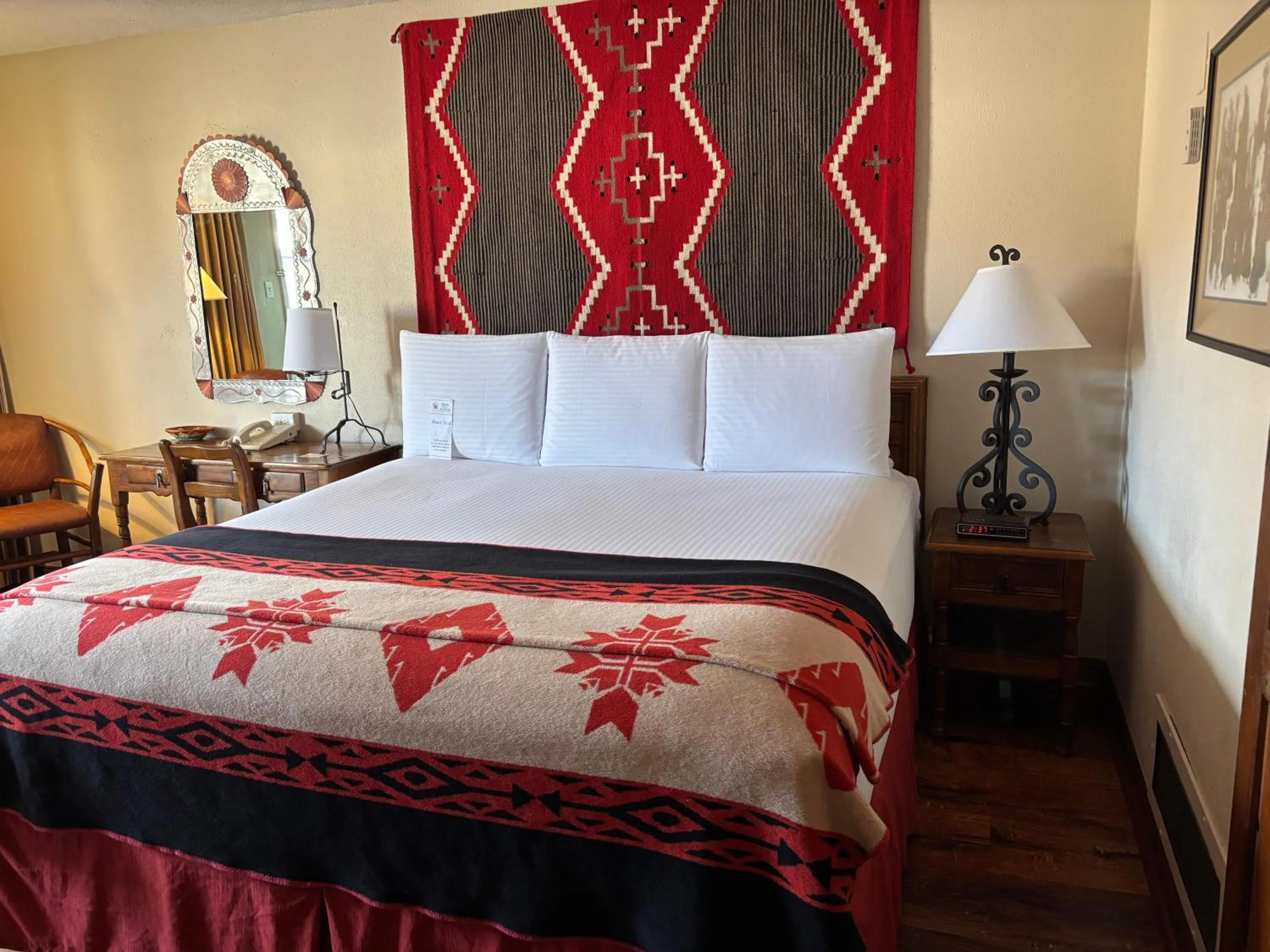 Bed in Inn of the Governors