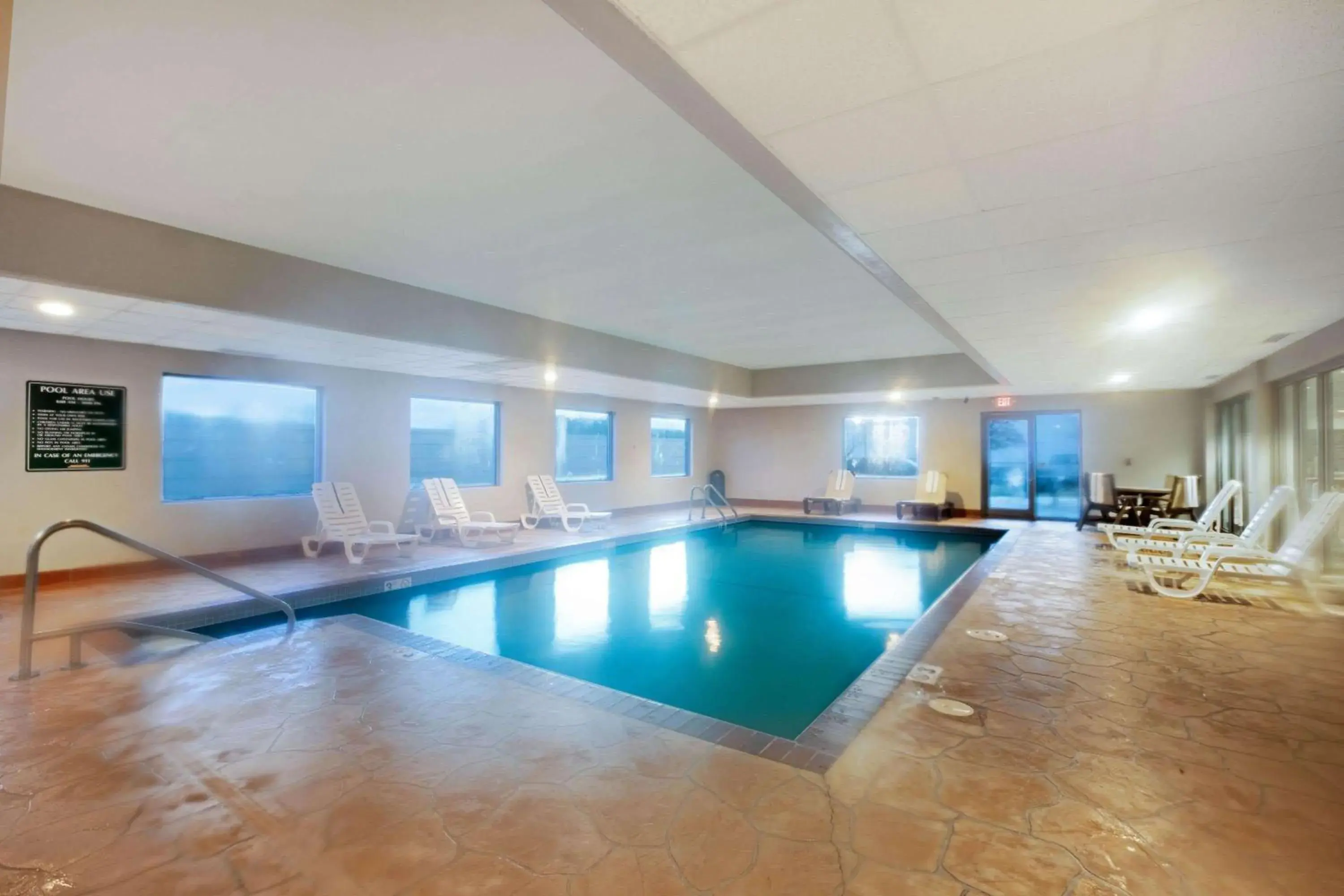 Pool view in La Quinta by Wyndham Omaha Airport Downtown Pool view in La Quinta by Wyndham Omaha Airport Downtown