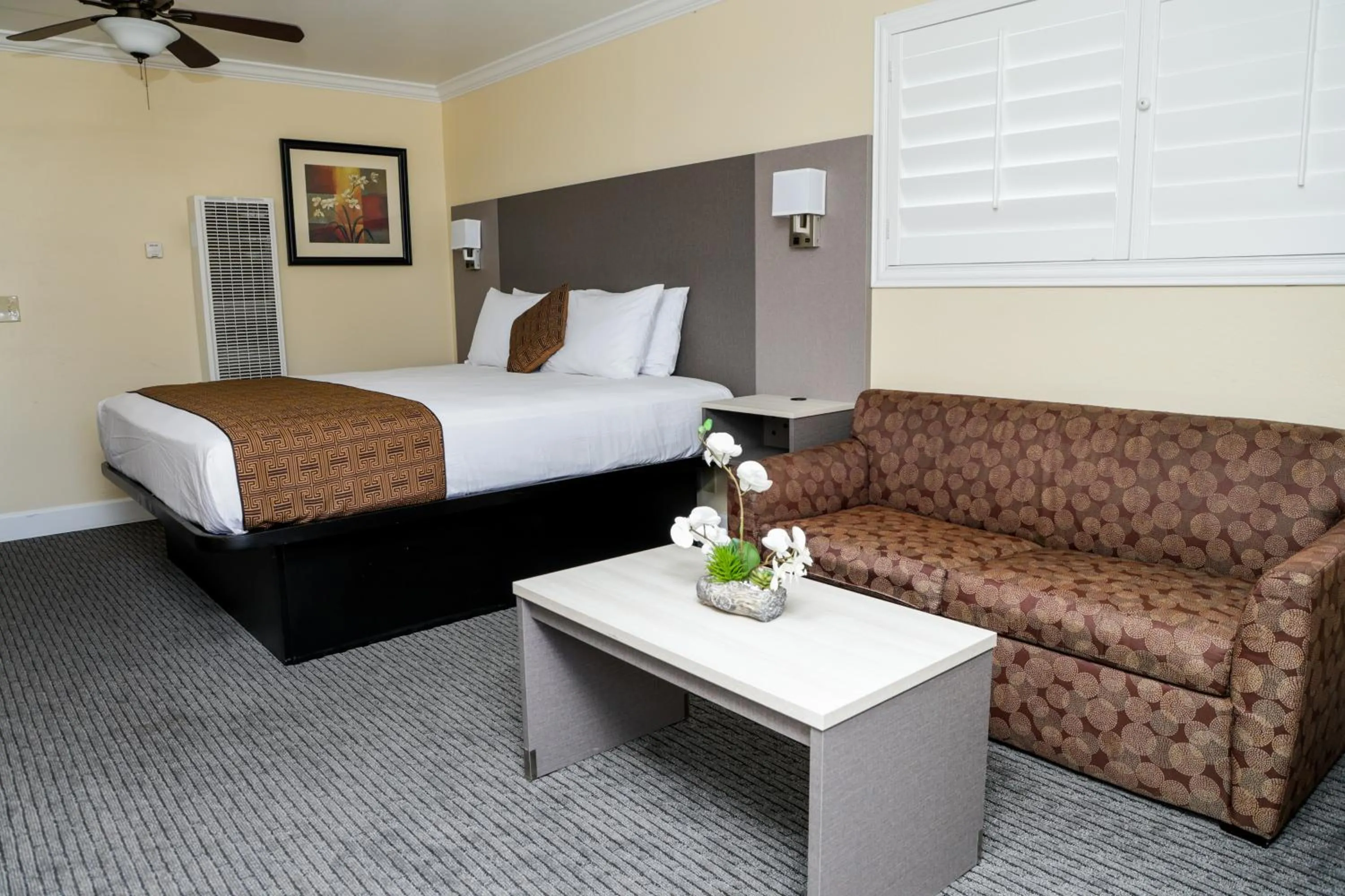 Bed in Silver Surf Motel