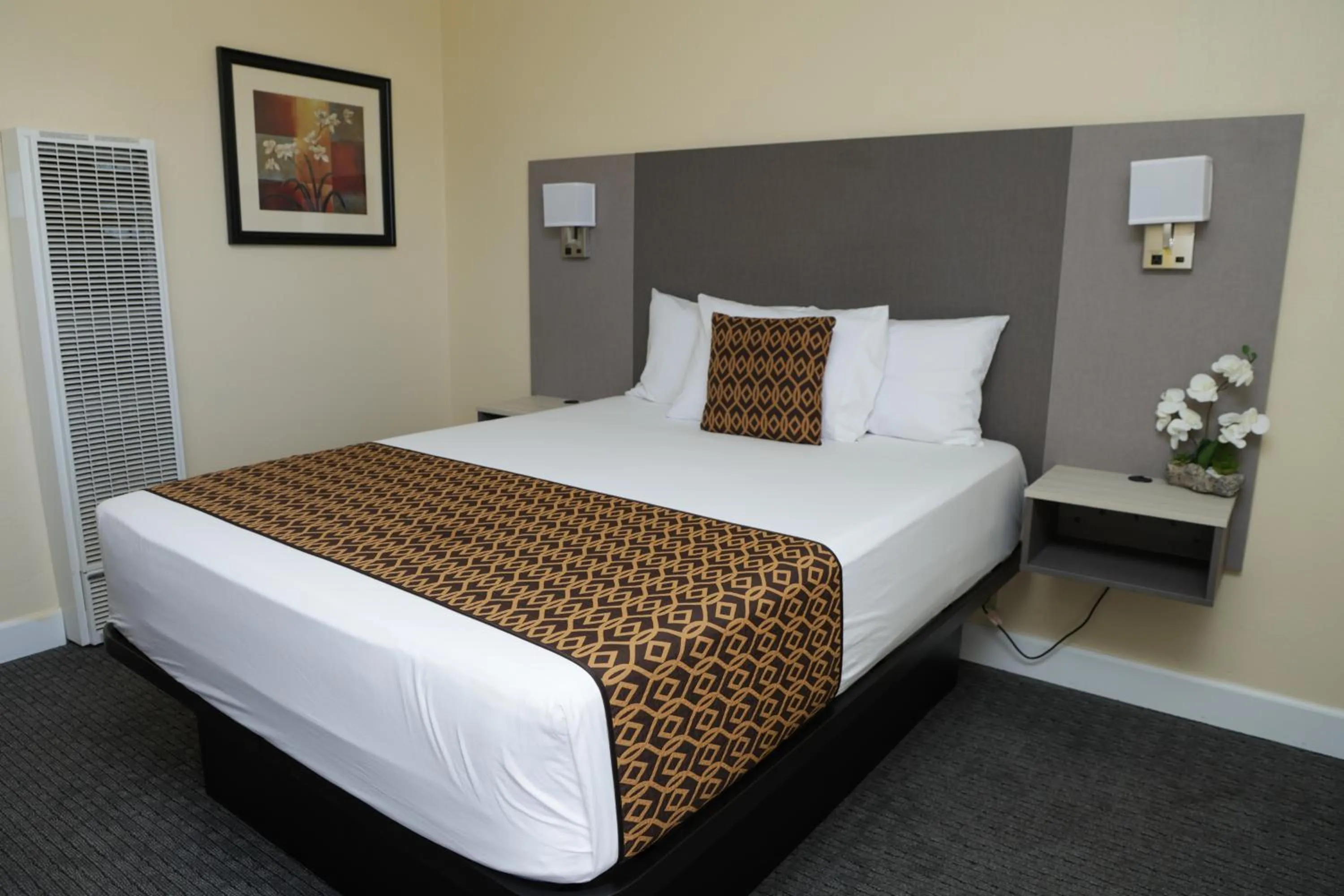 Bed in Silver Surf Motel