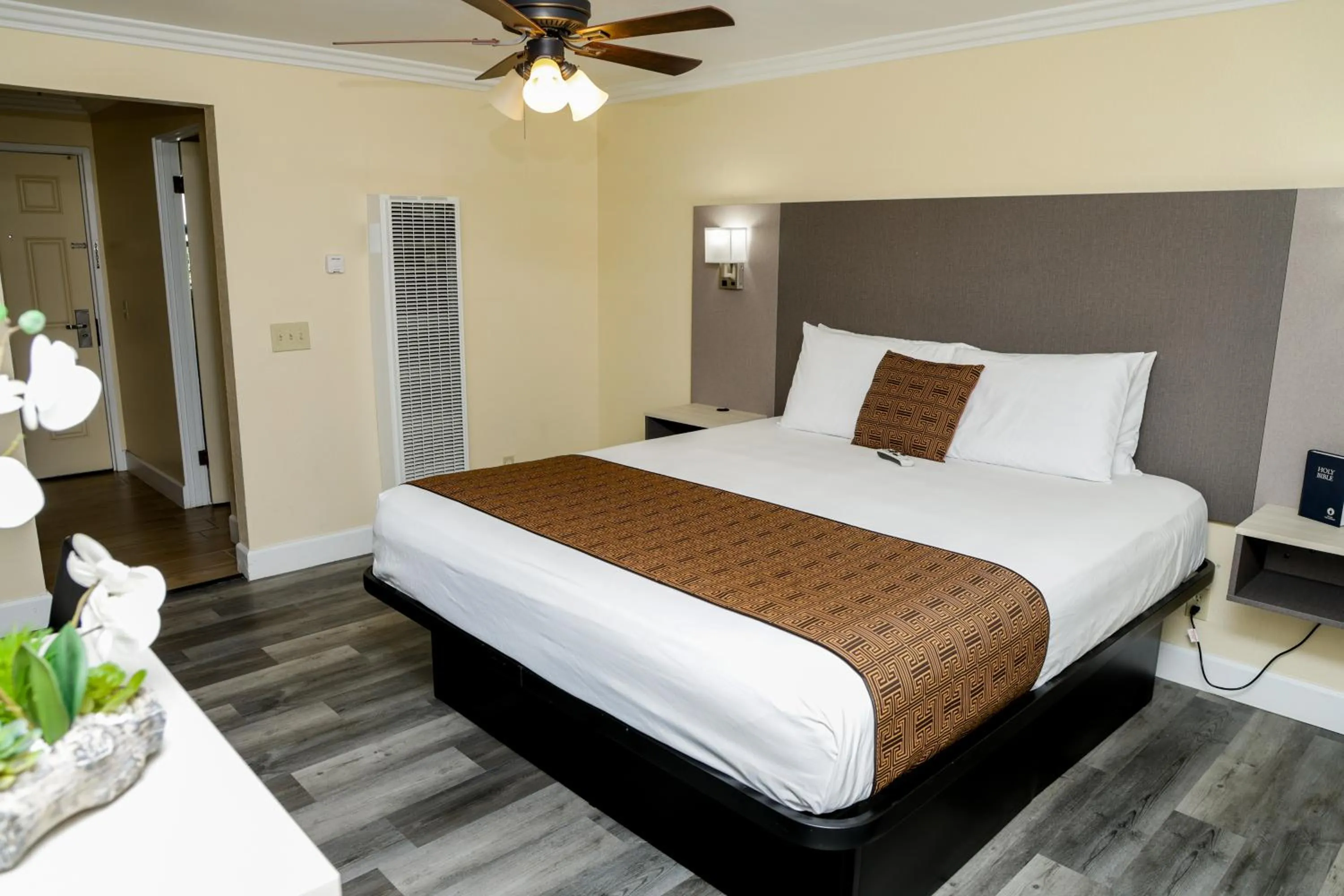 Bed in Silver Surf Motel