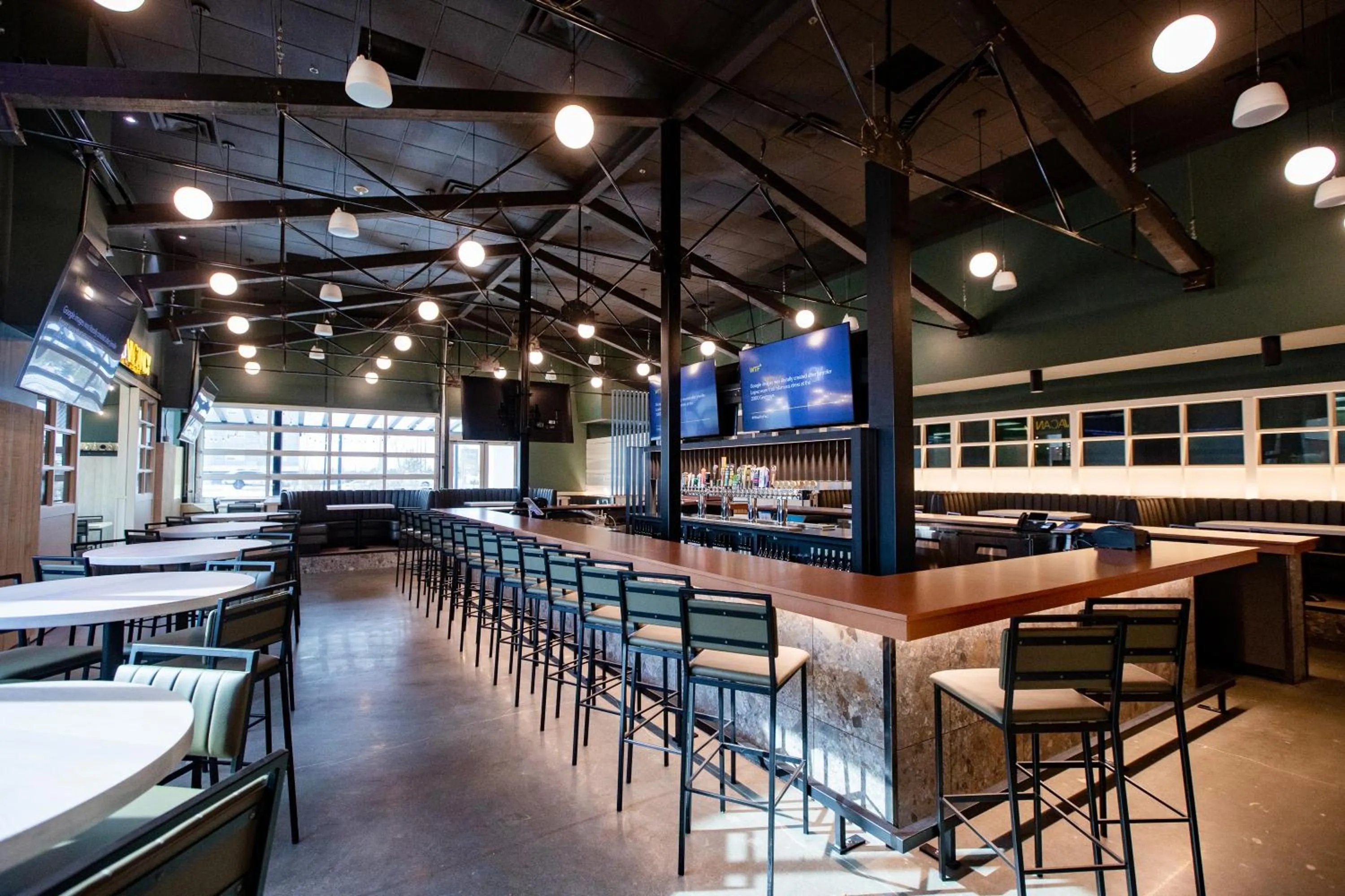 Restaurant/places to eat in Hampton Inn by Hilton Edmonton South