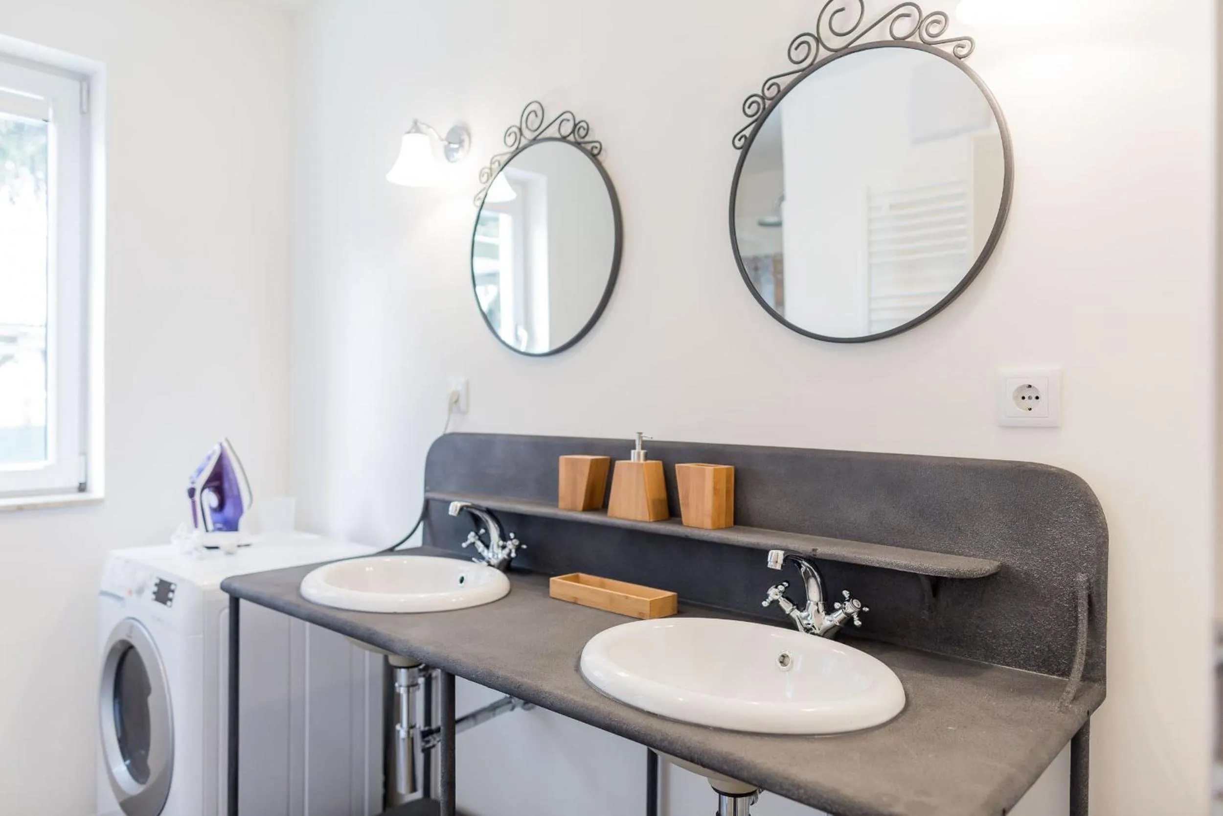 Bathroom in HOMEBOUND APARTMENTS Salzburg City II - contactless check-in