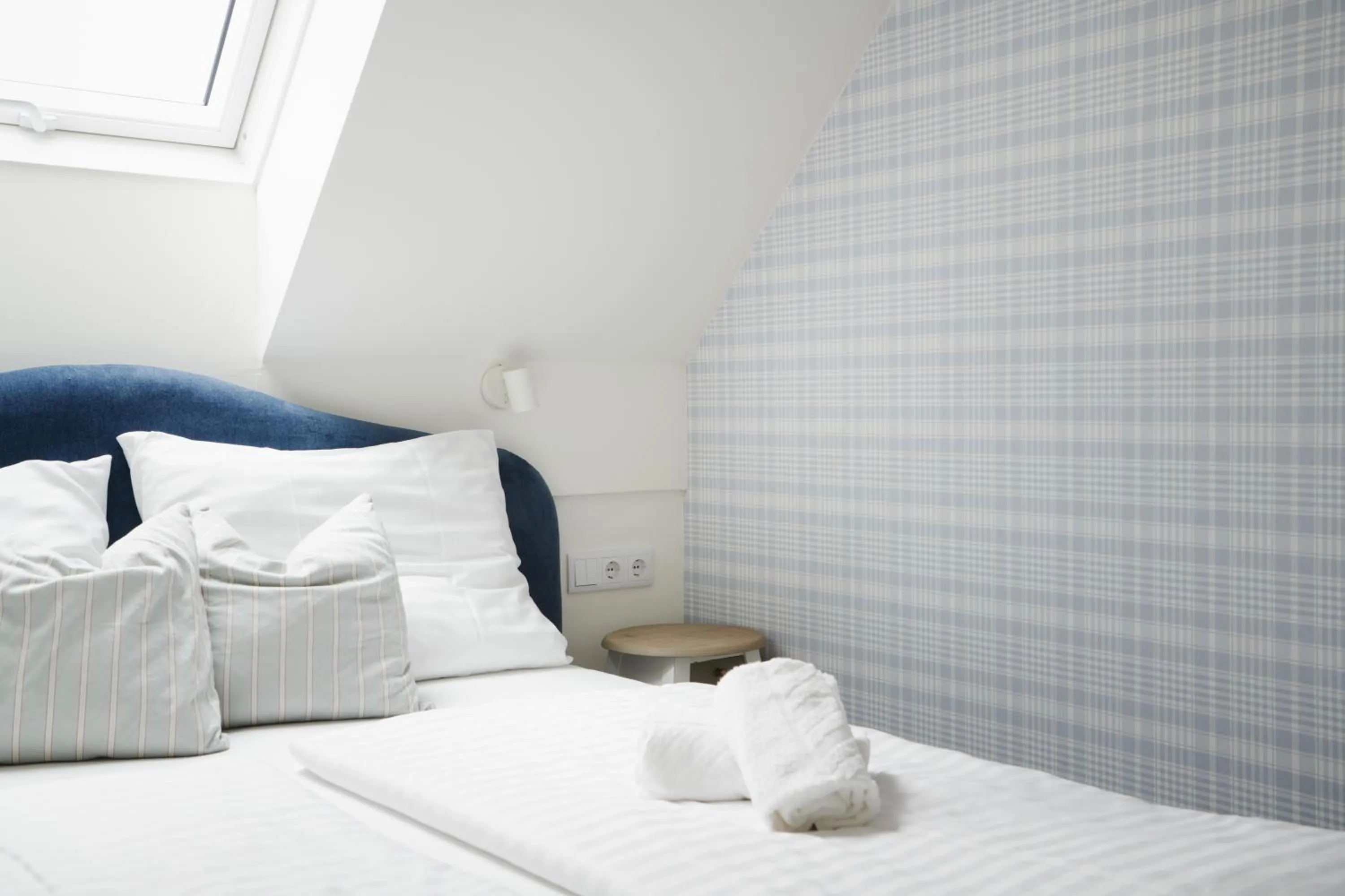 Bedroom, Bed in HOMEBOUND APARTMENTS Salzburg City II - contactless check-in