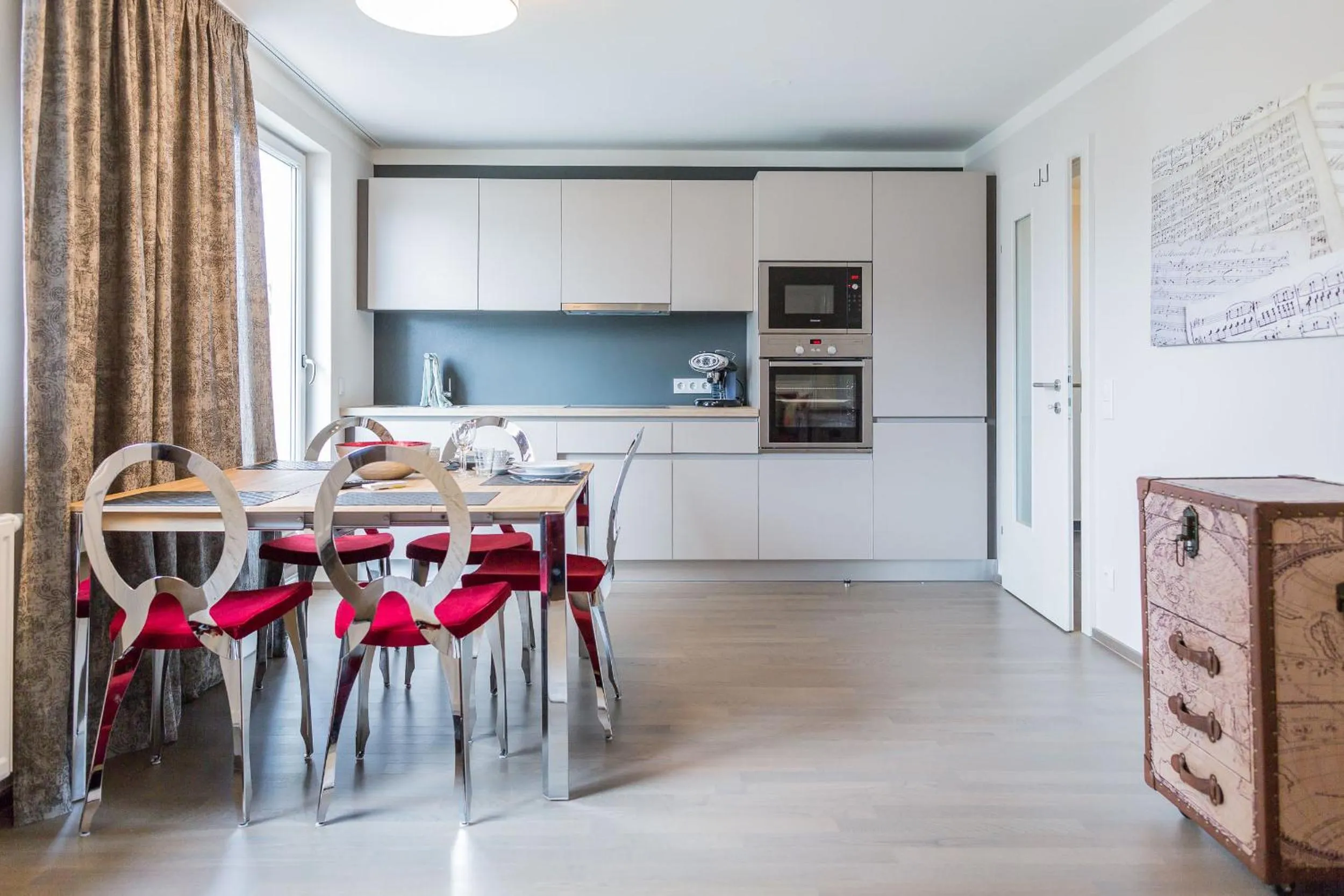 Kitchen or kitchenette in HOMEBOUND APARTMENTS Salzburg City II - contactless check-in