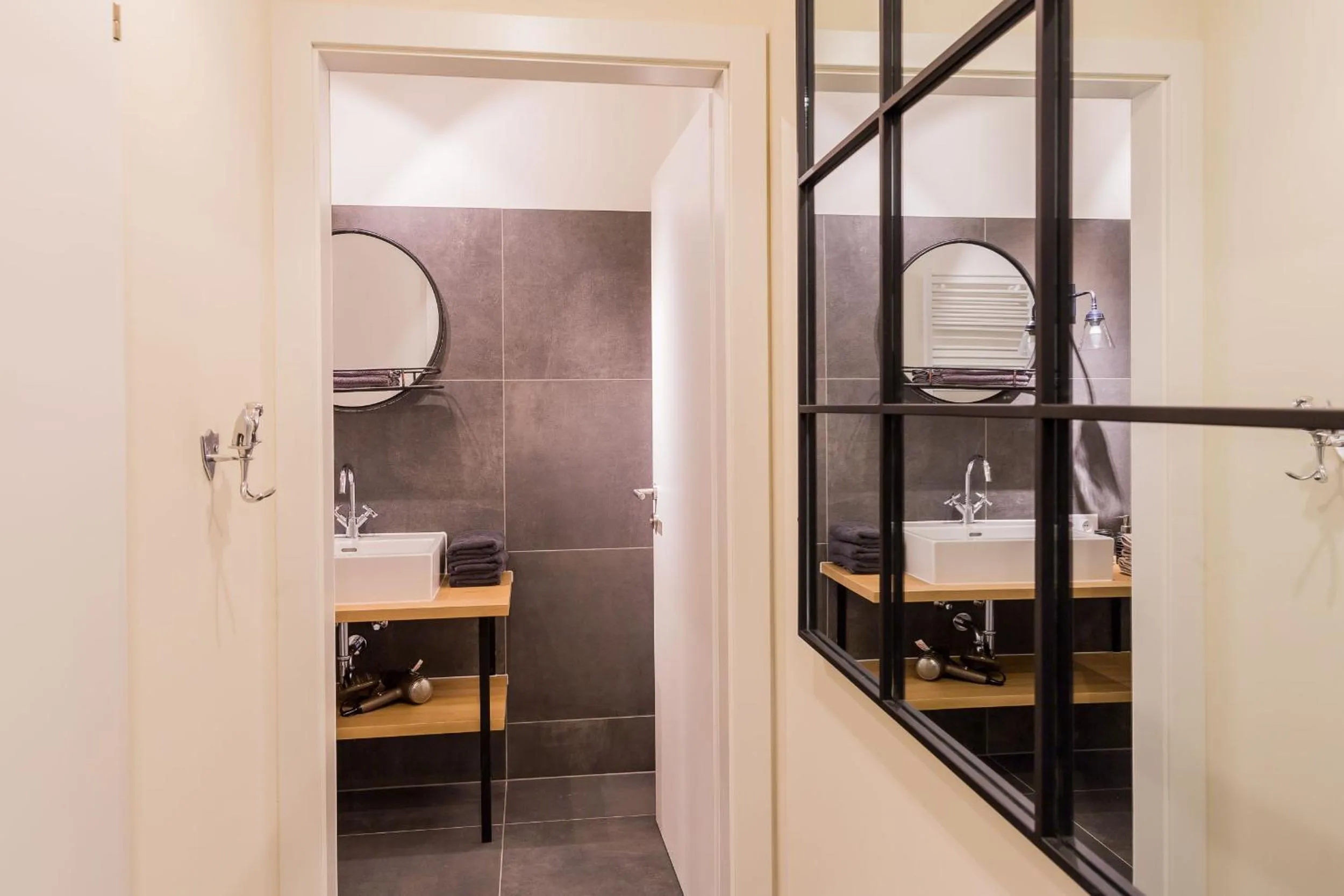 Bathroom in HOMEBOUND APARTMENTS Salzburg City II - contactless check-in