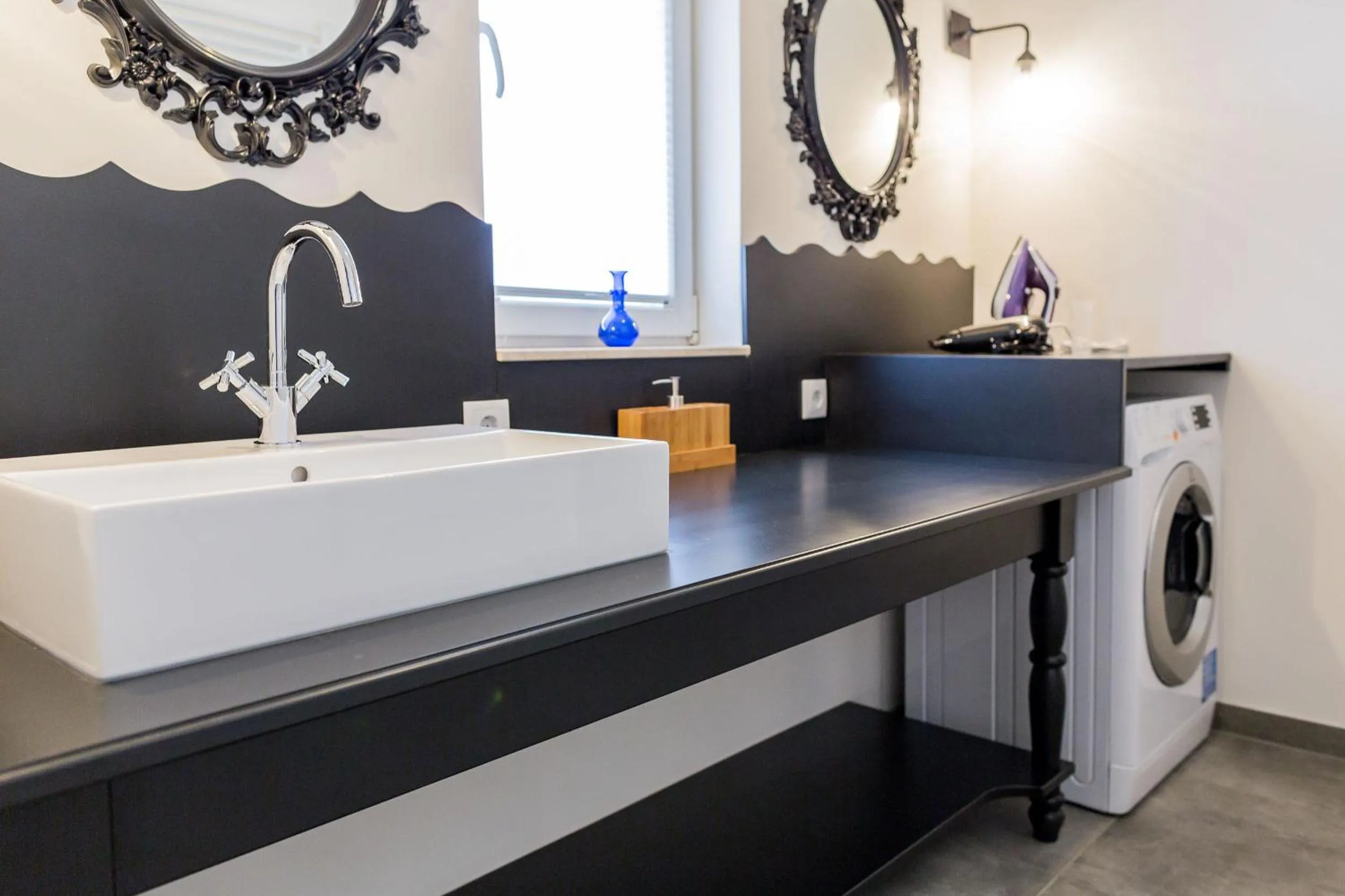 Bathroom in HOMEBOUND APARTMENTS Salzburg City II - contactless check-in