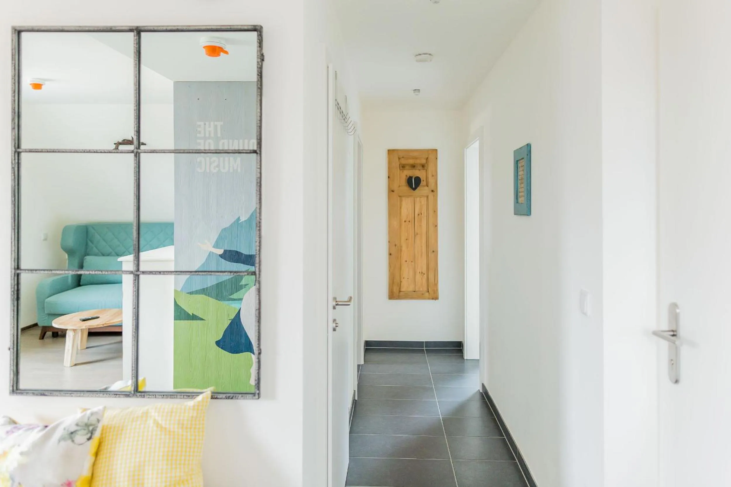 Photo of the whole room, Bed in HOMEBOUND APARTMENTS Salzburg City II - contactless check-in