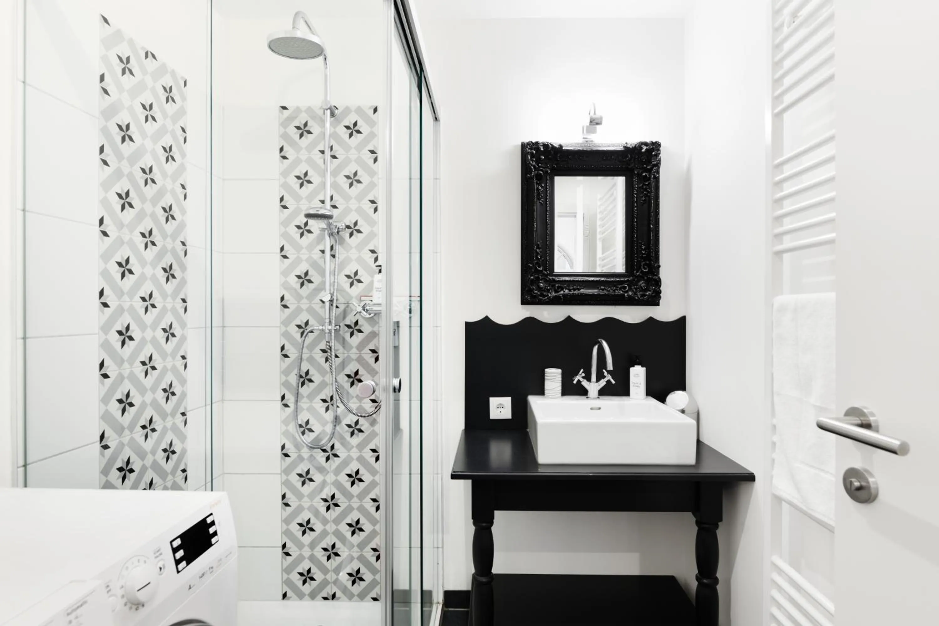 Bathroom in HOMEBOUND APARTMENTS Salzburg City II - contactless check-in