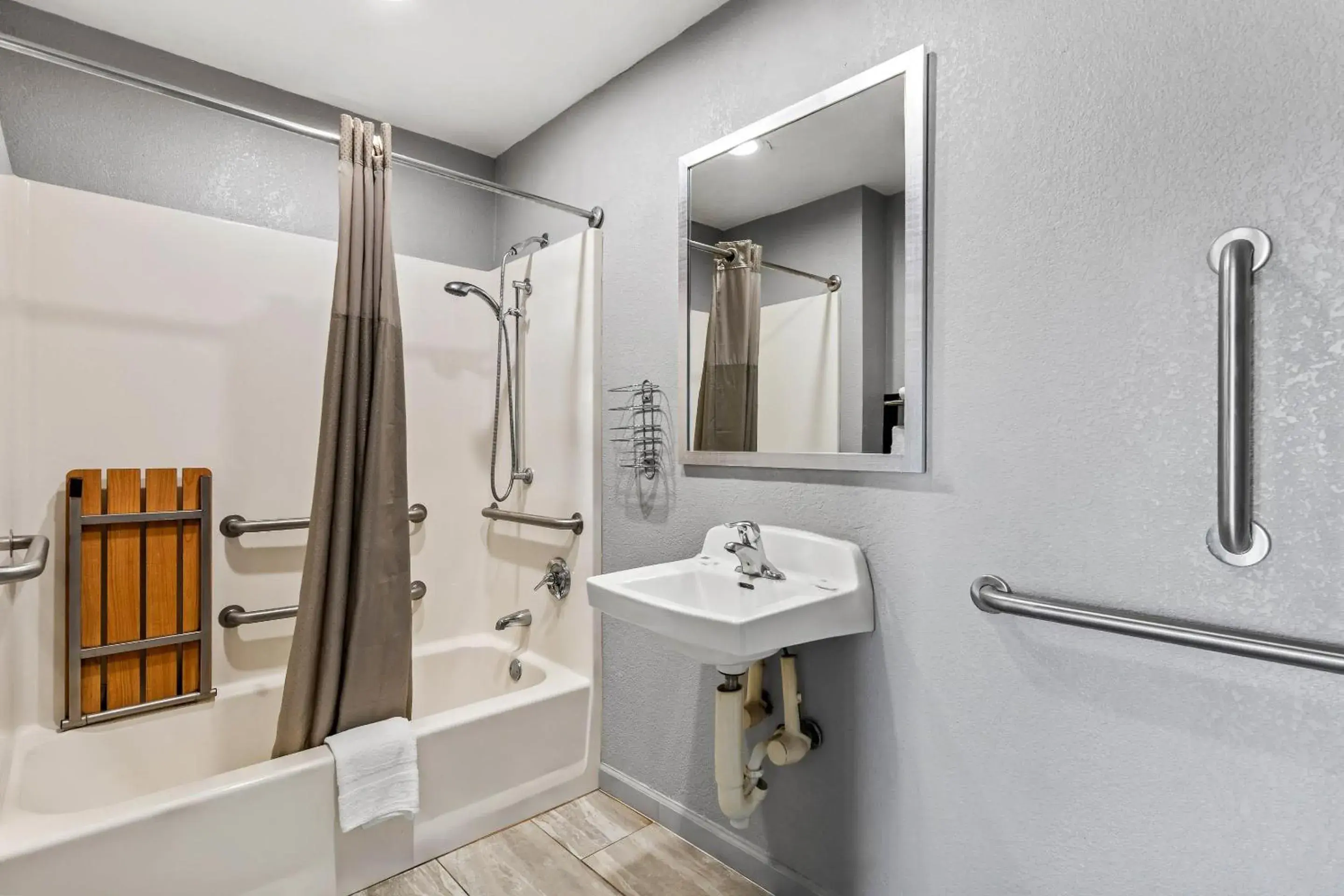 Bathroom in Motel 6-Murfreesboro, TN Bathroom in Motel 6-Murfreesboro, TN