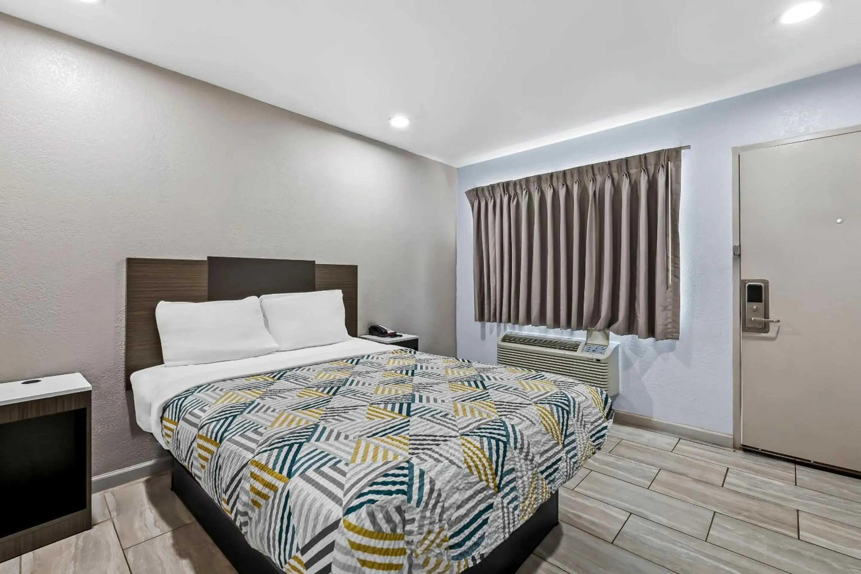 Bedroom, Bed in Motel 6-Murfreesboro, TN Bedroom, Bed in Motel 6-Murfreesboro, TN