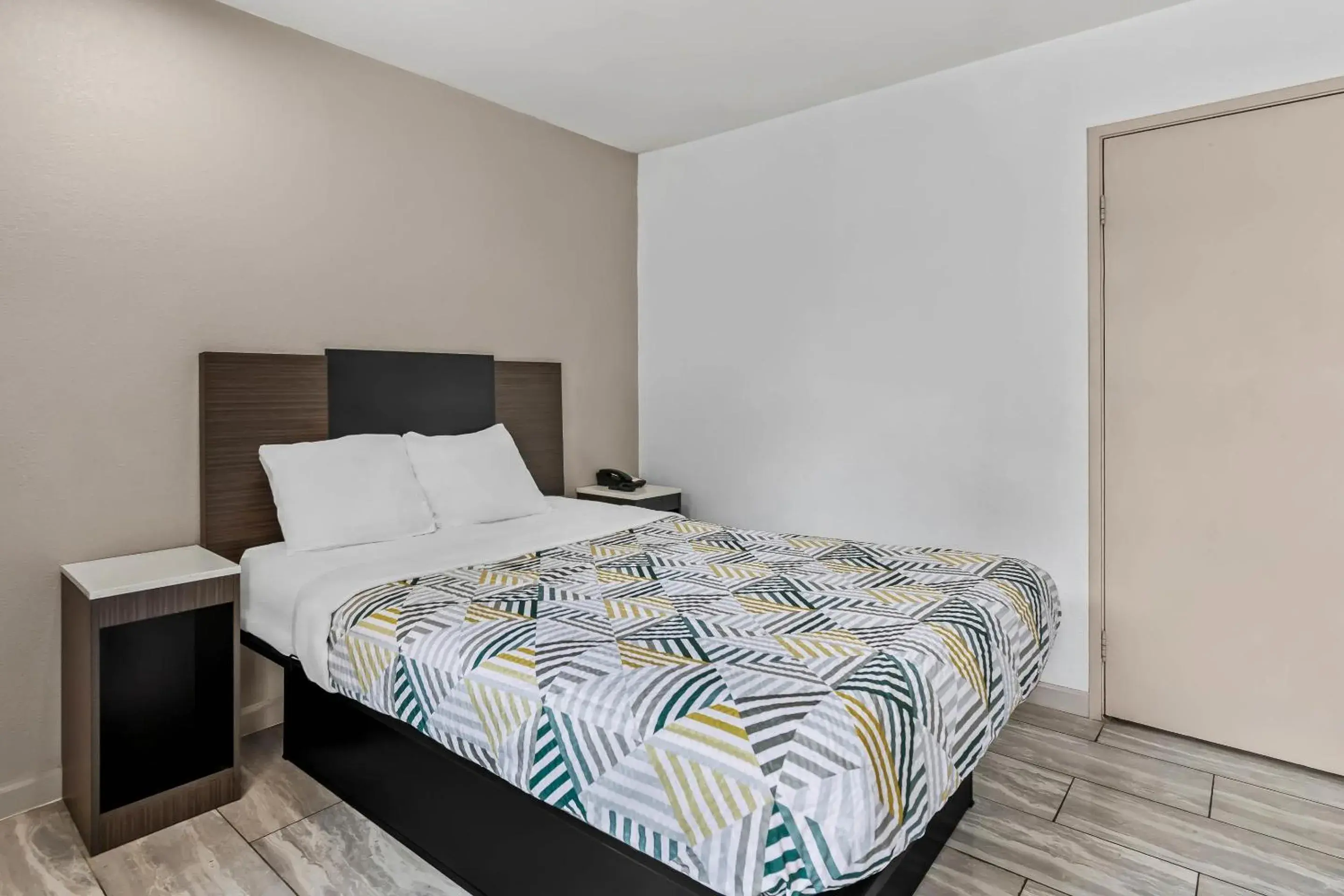 Bedroom, Bed in Motel 6-Murfreesboro, TN Bedroom, Bed in Motel 6-Murfreesboro, TN