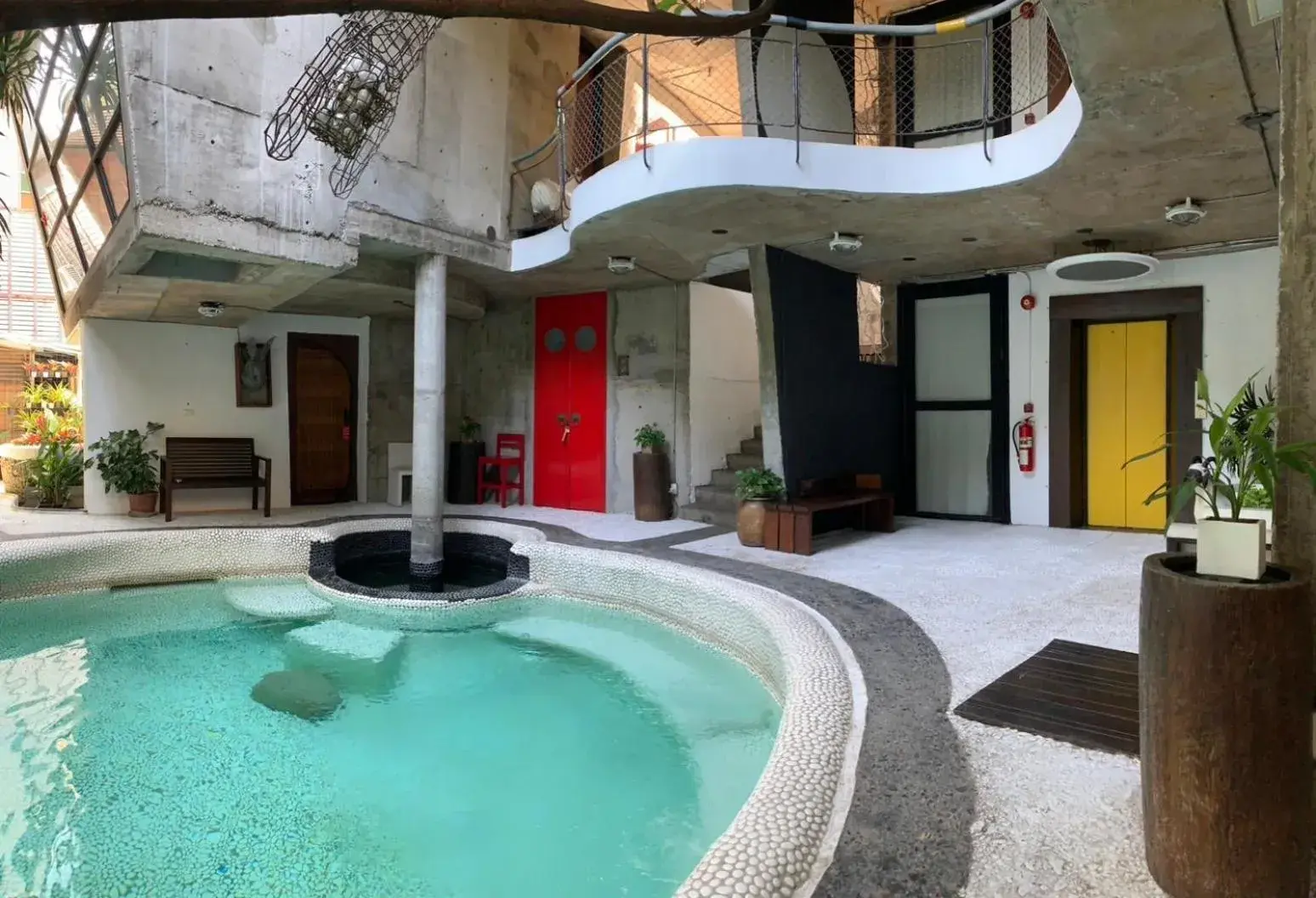 Swimming pool in Mo rooms Swimming pool in Mo rooms