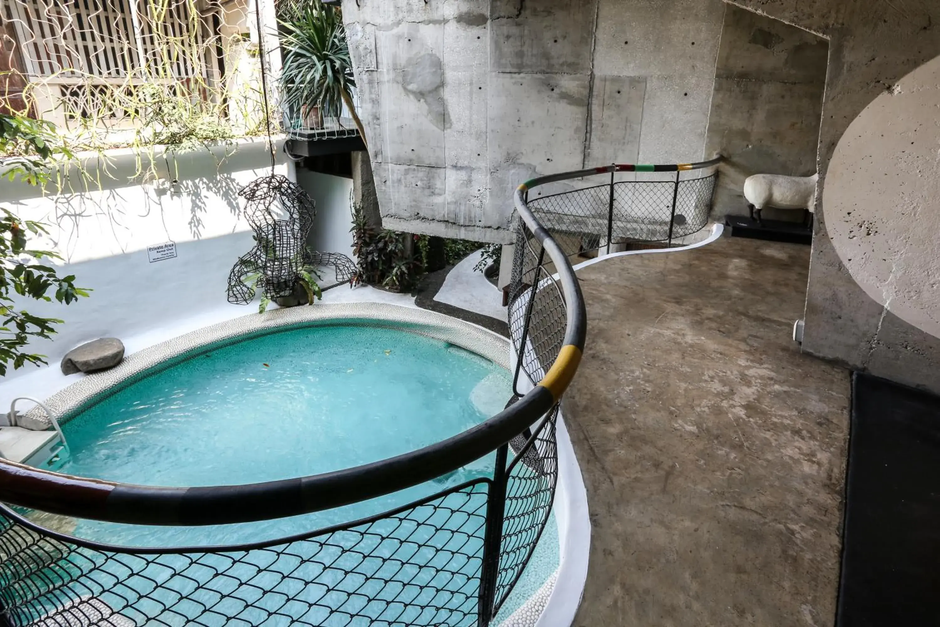 Property building in Mo rooms Property building in Mo rooms