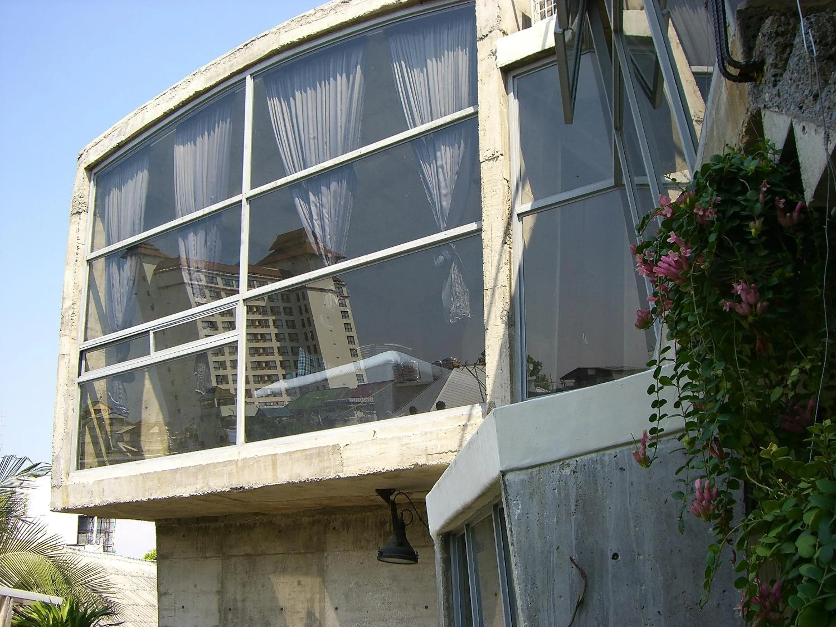 Property building in Mo rooms