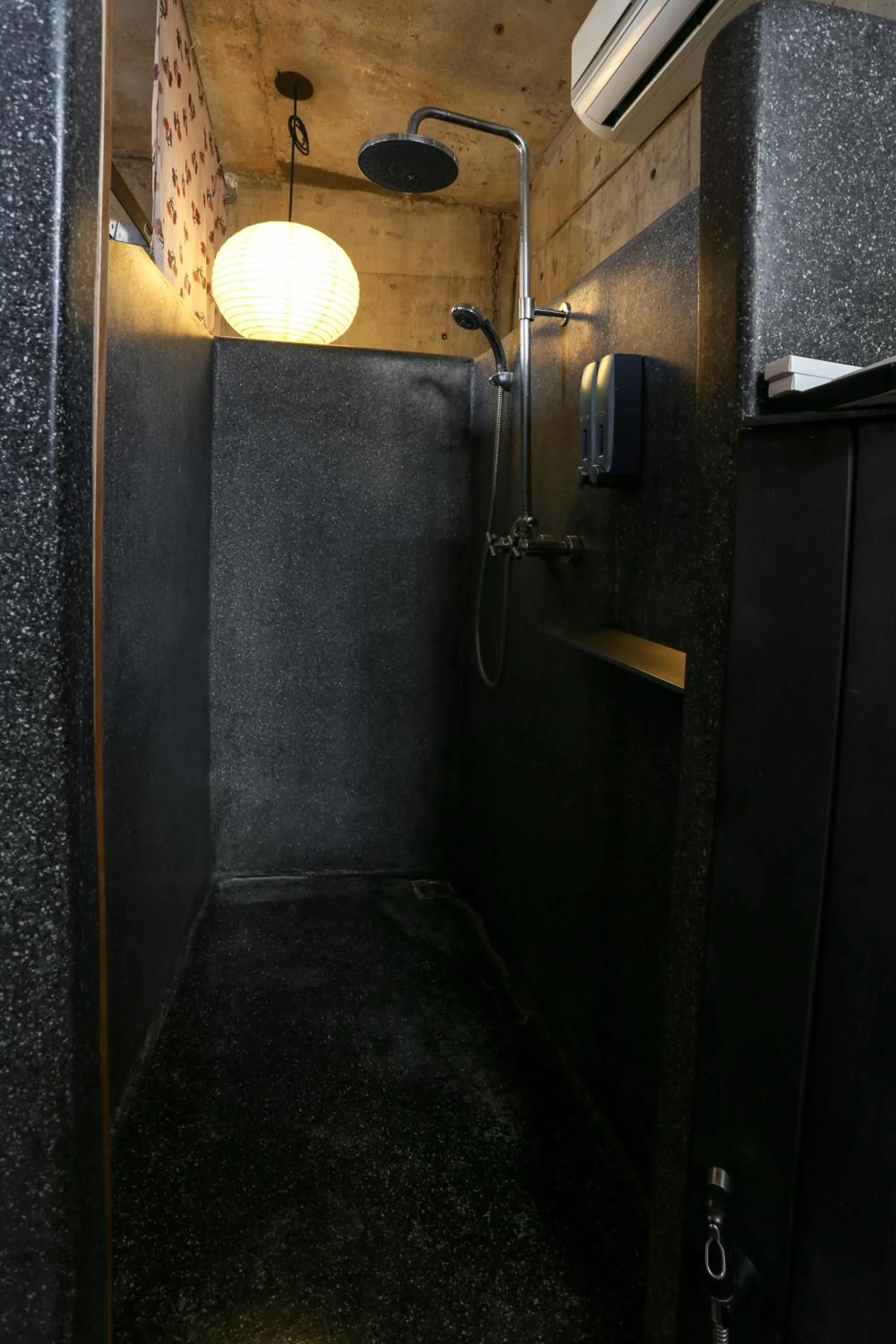 Bathroom in Mo rooms