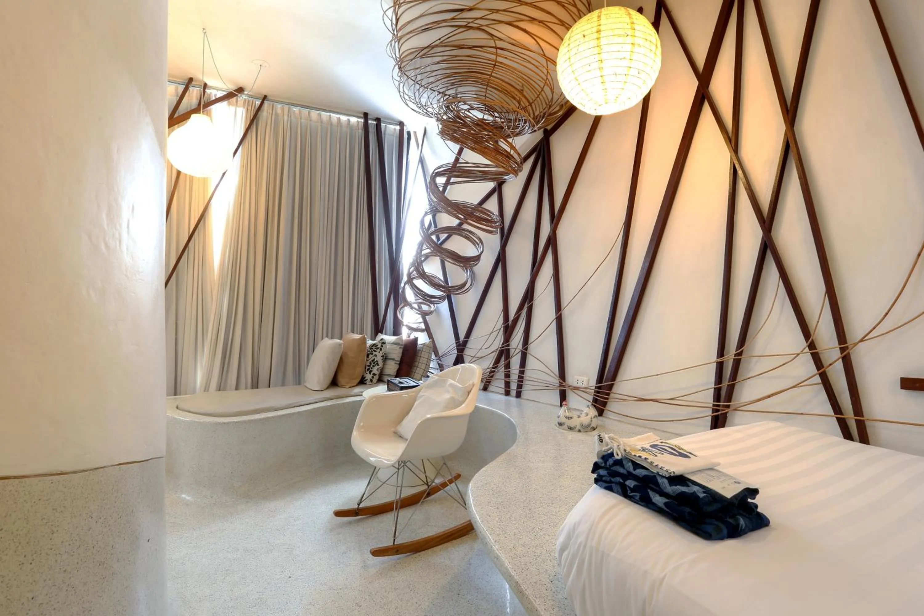 Photo of the whole room, Bed in Mo rooms