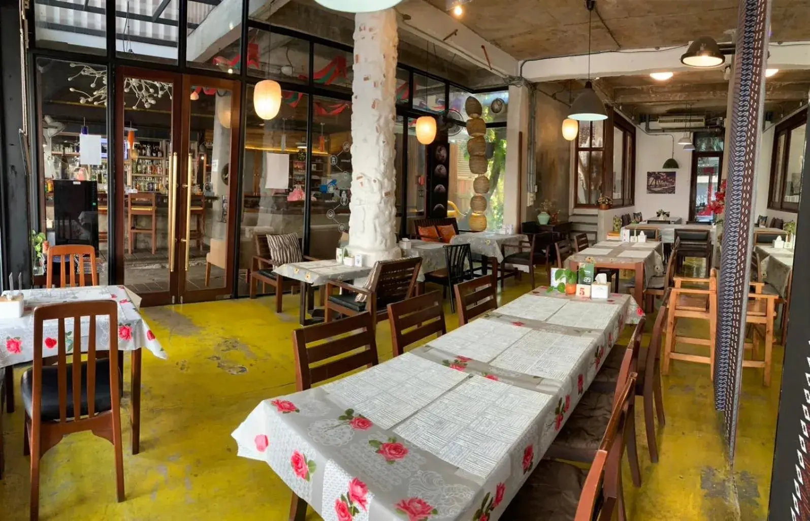 Restaurant/places to eat in Mo rooms Restaurant/places to eat in Mo rooms