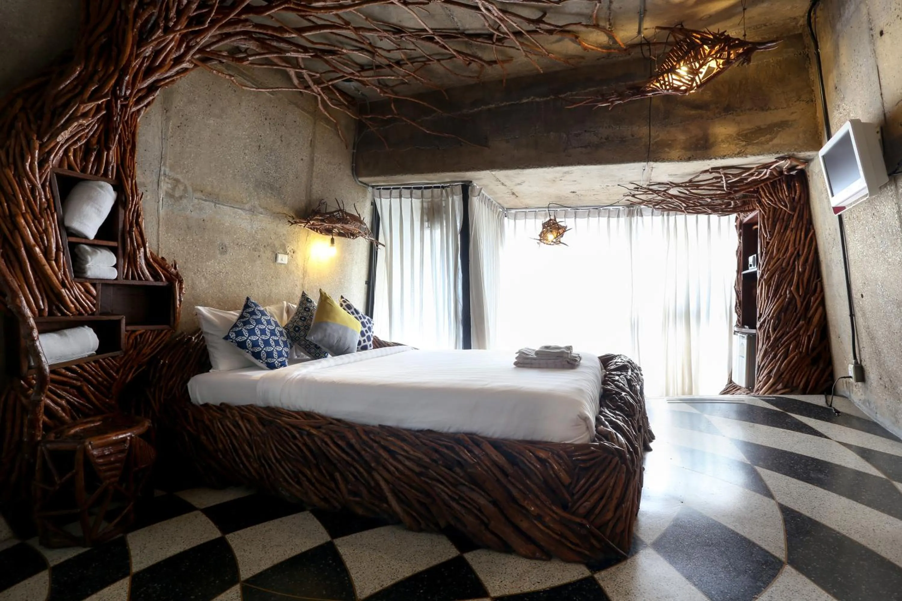 Photo of the whole room, Bed in Mo rooms